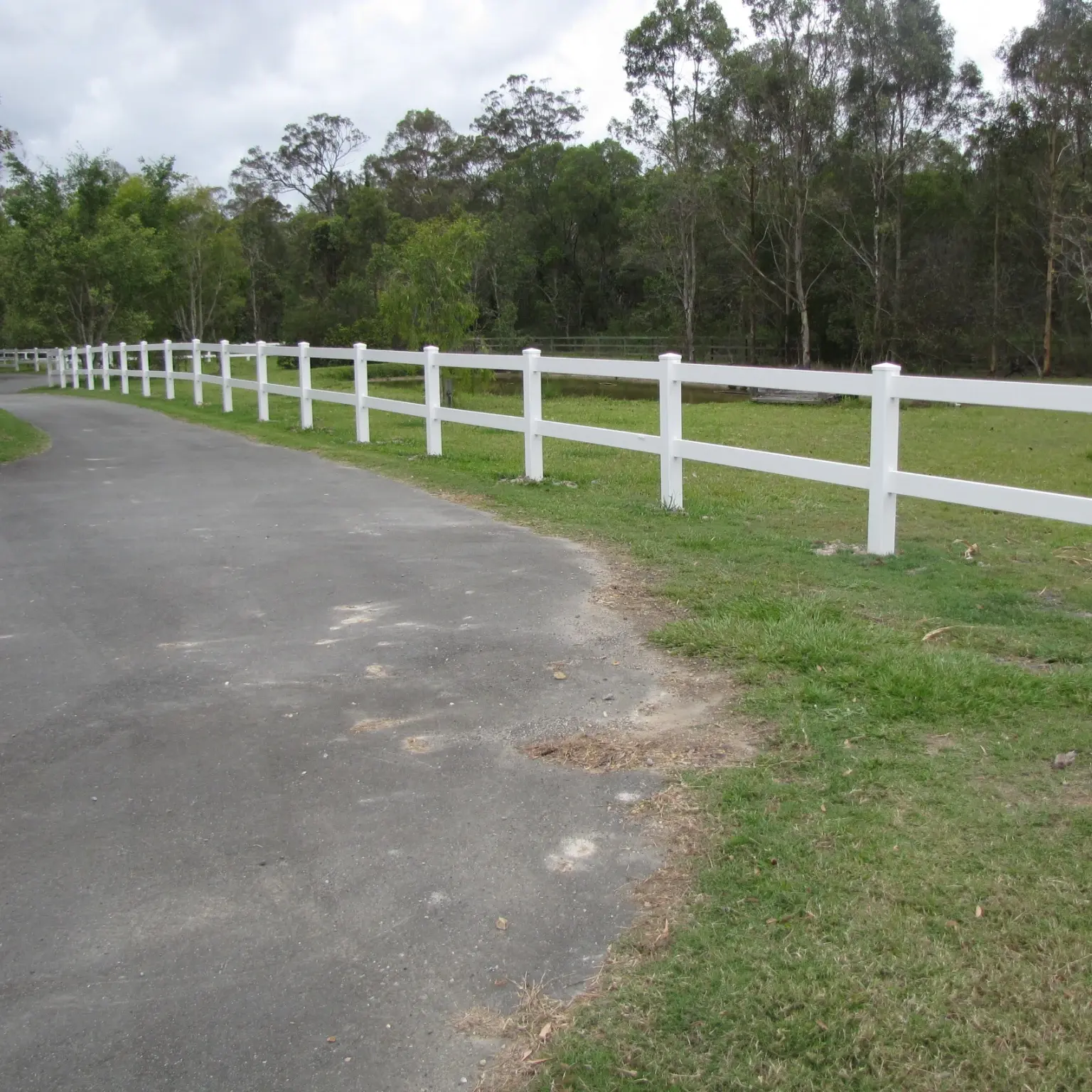 Customized size white pvc horse and ranch fence kit - 200ft 25 pane. fence pvc panel making machine, pvc flexible fence rail