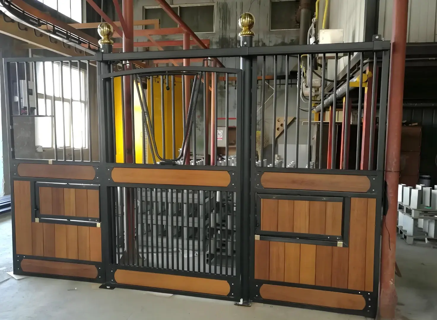 The stables produced in China's demanding factories have quality inspection reports hobby horse stable