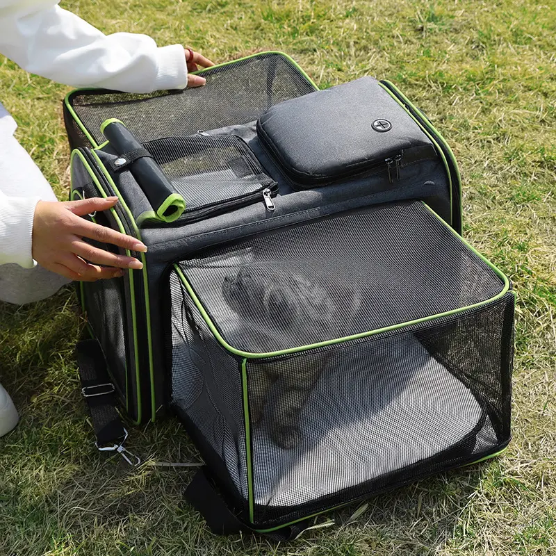 Foldable and Expanding Portable Travel Bag for Cats and Small Dogs Car Outgoing Cat Bag Easy-Carry Pet Bag