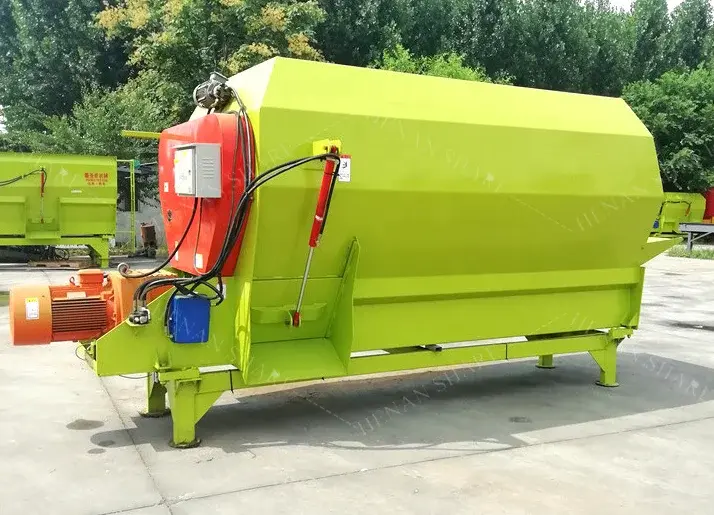 Dairy Farm Cattle Sheep Feed Mixer Wagon Self-Propelled Cow Automatic Tmr Feed Mixer Machine