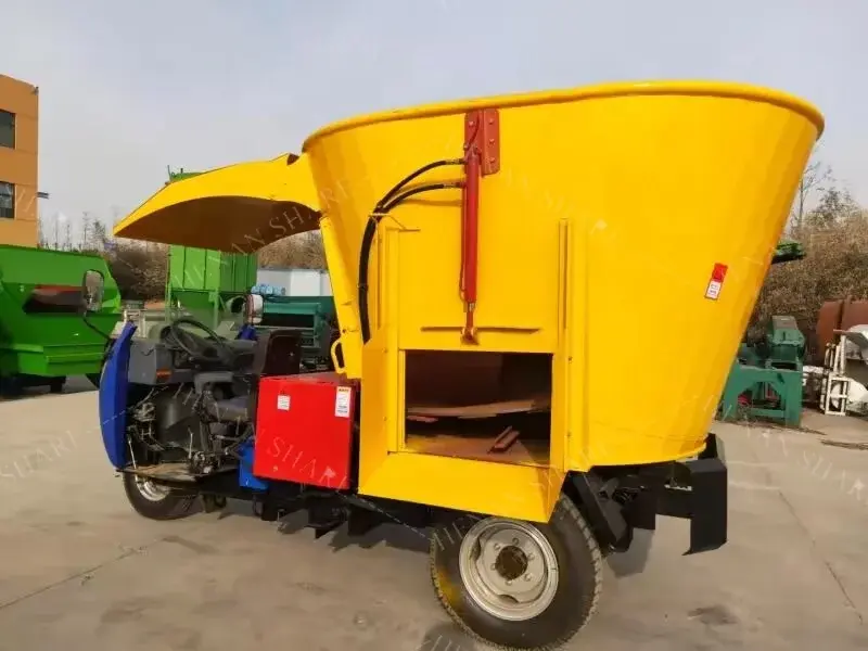 Dairy Farm Cattle Sheep Feed Mixer Wagon Self-Propelled Cow Automatic Tmr Feed Mixer Machine