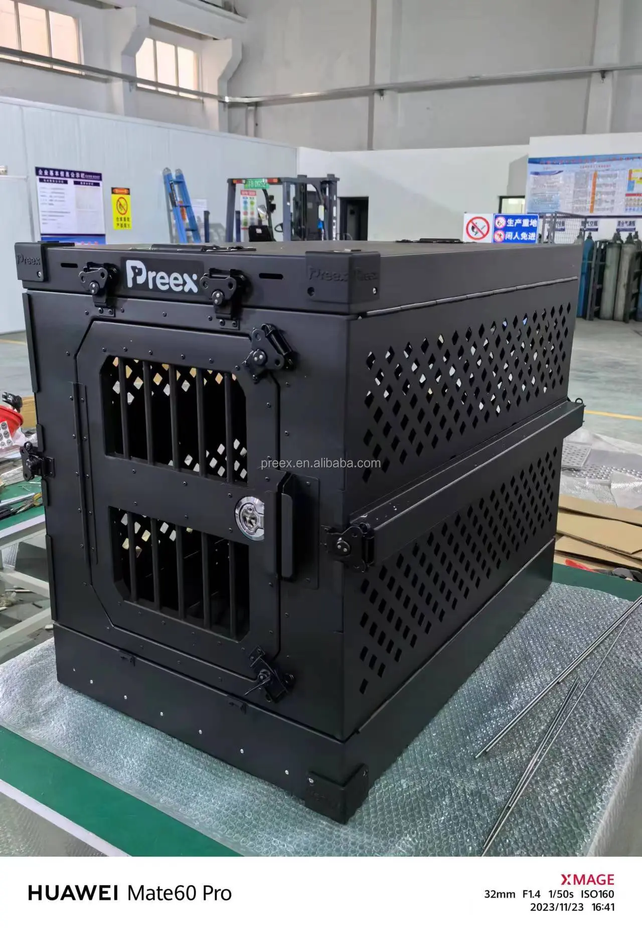 Hot Selling Outdoor Impact Resistant Foldable Heavy Duty Aluminum Dog Crate Cage Kennel