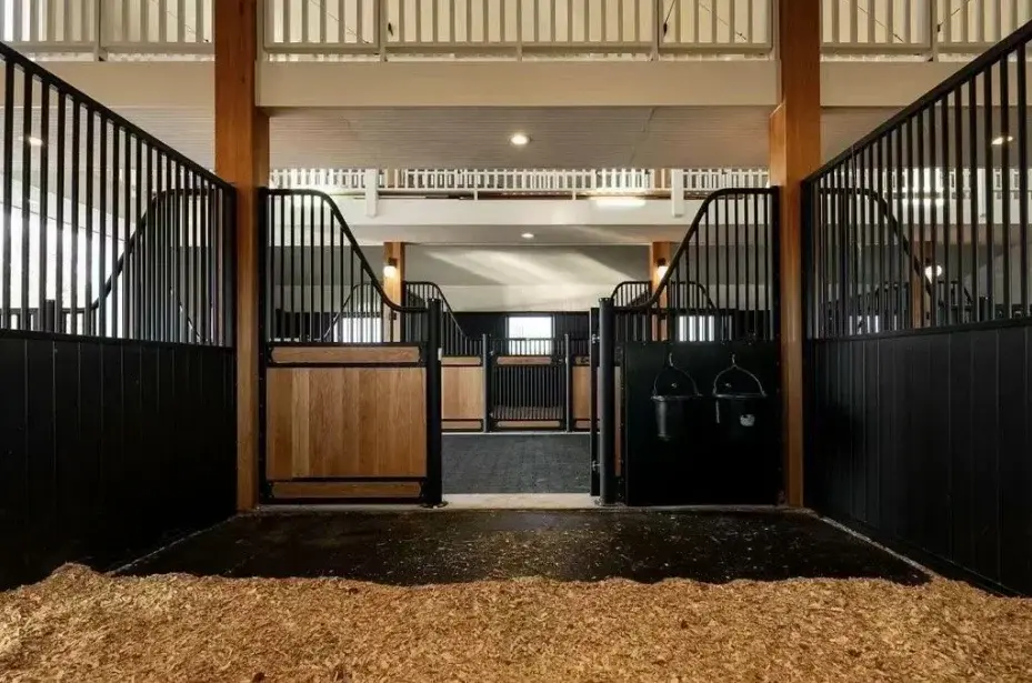 Great house for penned horses High standard high quality horse fencing 12ft 13ft custom sizes available horse fence metal
