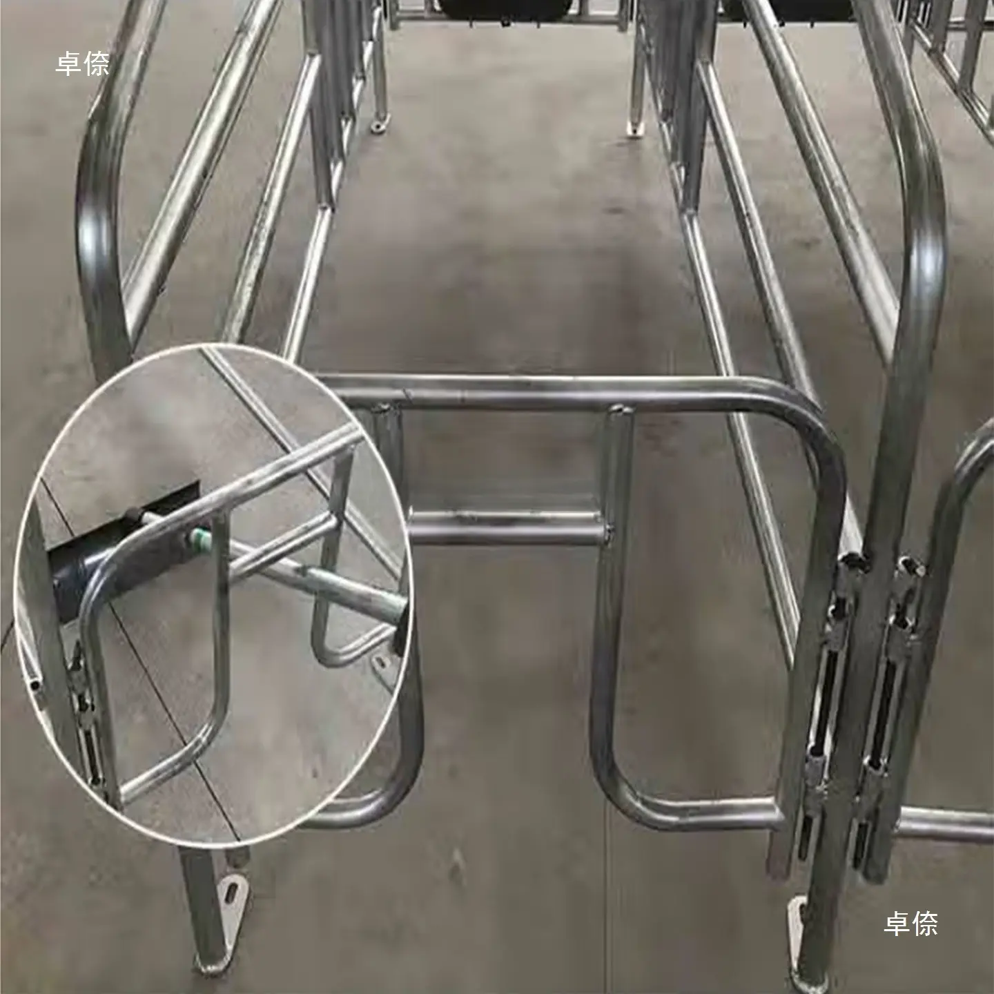 Customized size pig farm equipment farrowing crate maternity stall sow cage hot-dip galvanized for pig