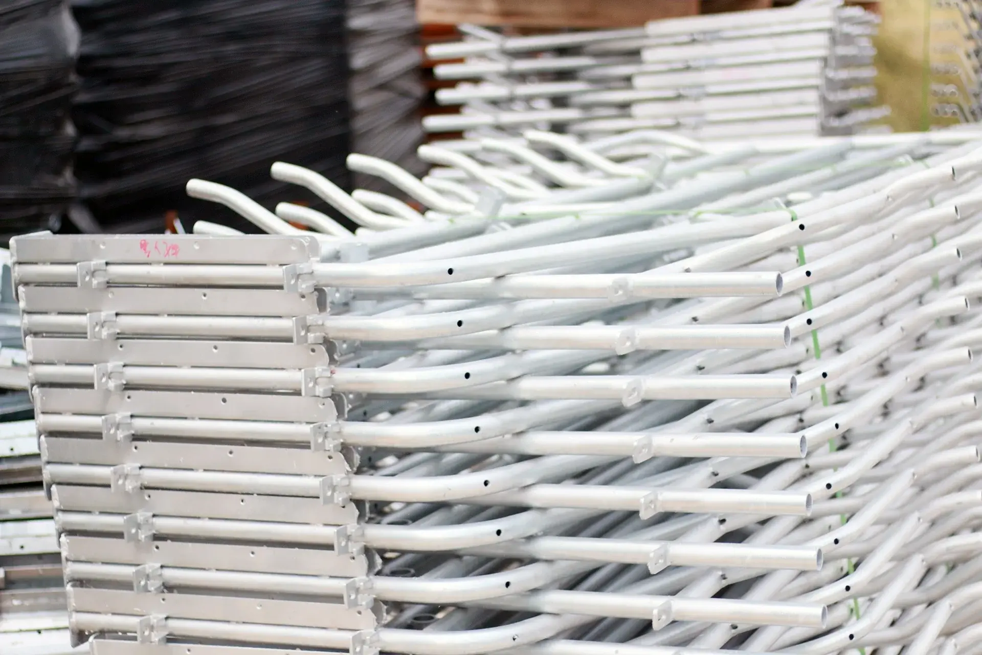 High quality durable pig equipment hot dip galvanized pig gestation crate