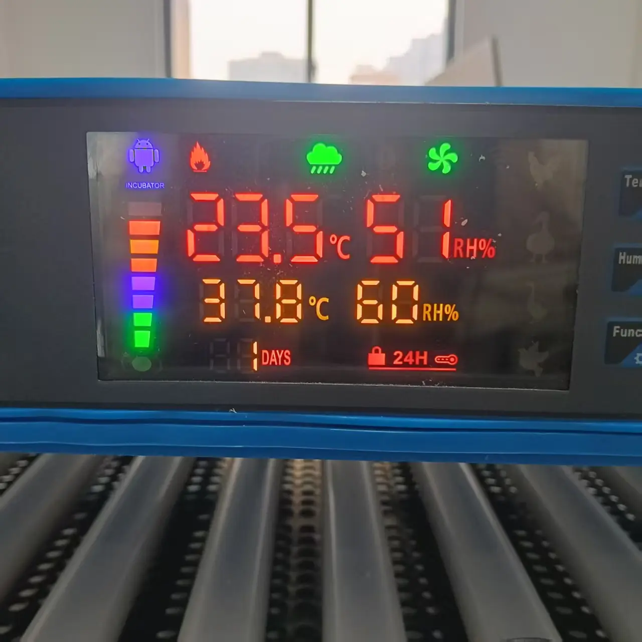 Cheap Price 64 Eggs Fully Automatic Eggs Incubator Small Incubator for Home Use Chicken Egg Hatcher
