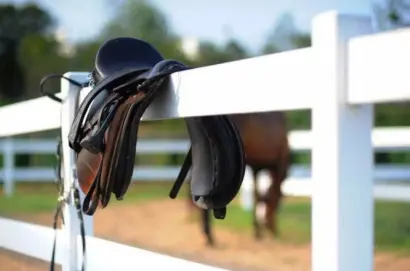 Custom Horse ranch paddock fence factory vinyl plastic PVC ,cheap plastic white PVC horse fence