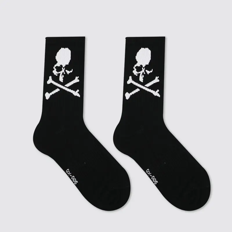 Hip Hop Skateboard Original Design Black White Skull Socks Personality Street Hip Hop Sports Middle Tube Cotton Women's Socks