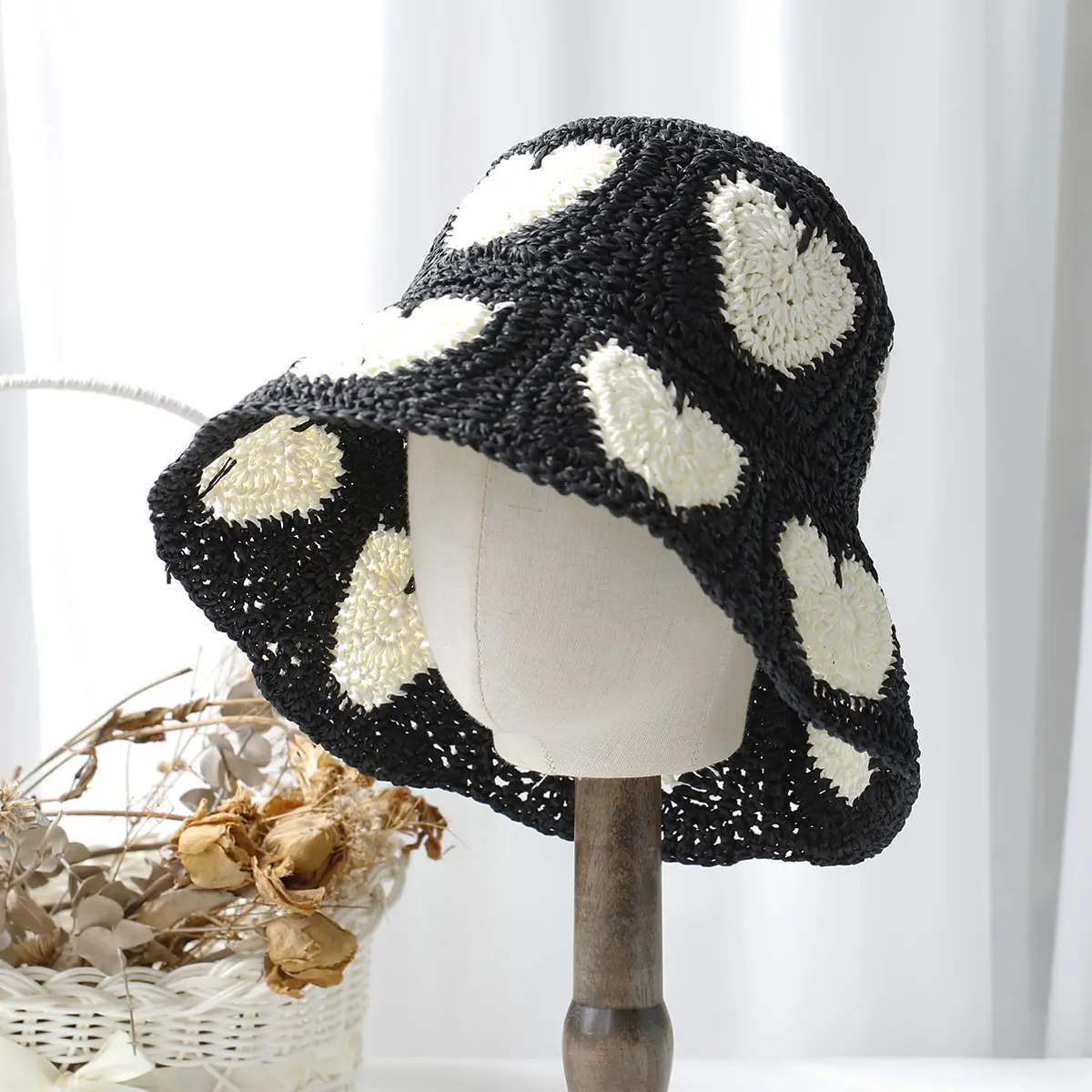 2024 Womens luxury Straw Hats crochet hat bucket hat UV Protection Sun Visor beach hat Women Visors love Women Summer hat Cap