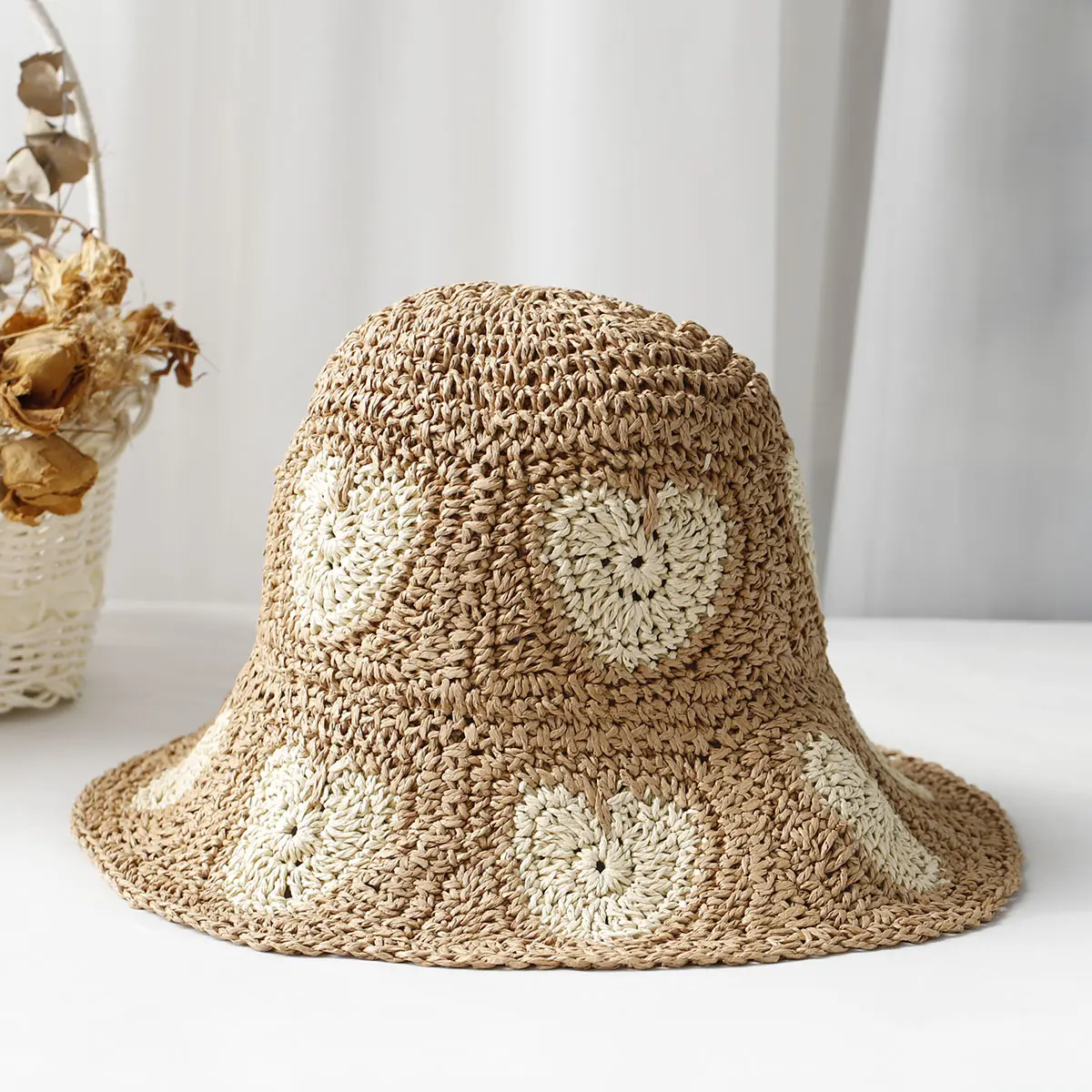 2024 Womens luxury Straw Hats crochet hat bucket hat UV Protection Sun Visor beach hat Women Visors love Women Summer hat Cap