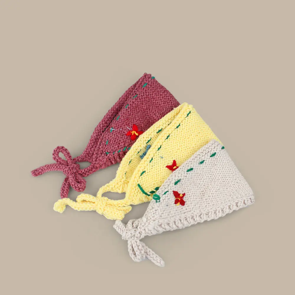 2023 Hooked flower Girls' headscarf Warm Knitting Earmuffs winter earmuffs woman winter ear protector Retro triangular binder