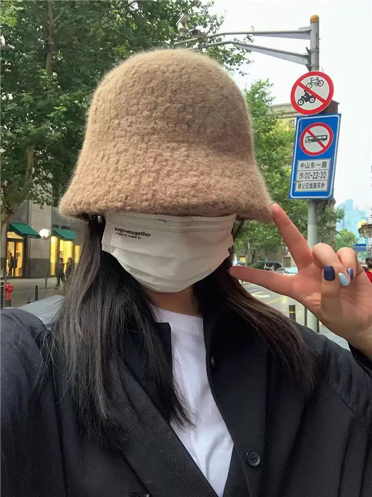 2021 NEW women's winter Bucket hat Felt Lamb wool for girl autumn and winter fashion Fur panama hip hop hat off white cap