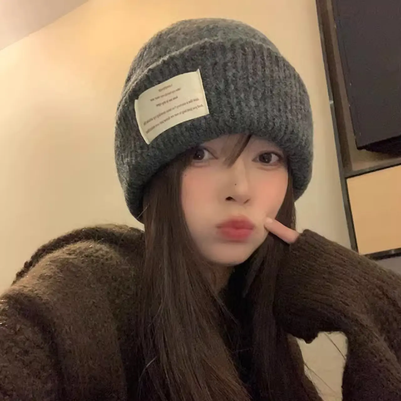 Korean Letter Label Knitted Hats for Women Winter Thicken Warm Woolen Pullover Hats Solid Color Anti-Cold Ear Protection Hats