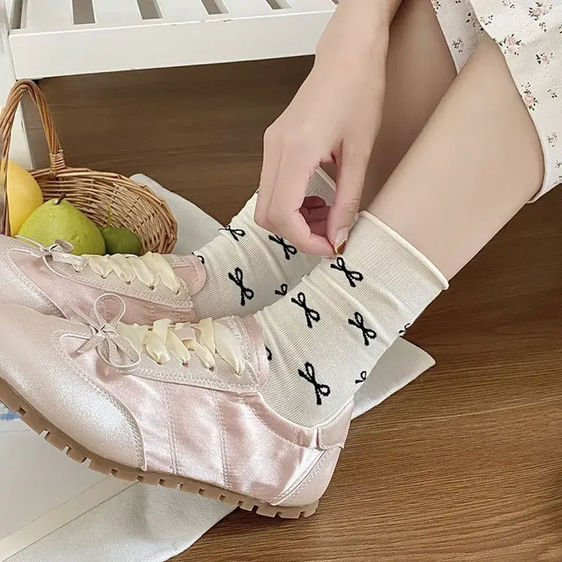 5 Pairs Cute Bow Print Socks for Women Spring Autumn Soft Cotton Middle Tube Socks Harajuku Girl Elastic Socks