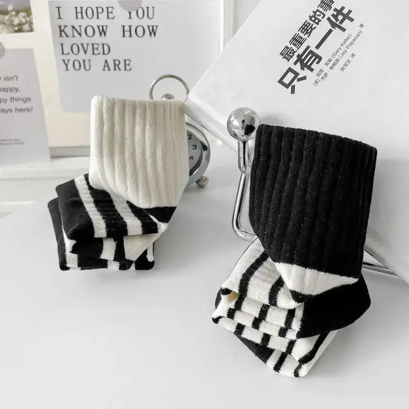 Fashion Stripe Socks for Women Spring Summer Soft Cotton Long Socks Black White Stripe Girl Casual Breathable Middle Tube Socks