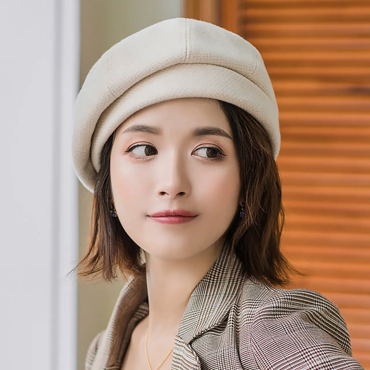 Korean Women Plush Beret Hats Winter Thicken Lamb Wool Windproof Warm Octagonal Caps Vintage Lady Girl Artist Painter Caps