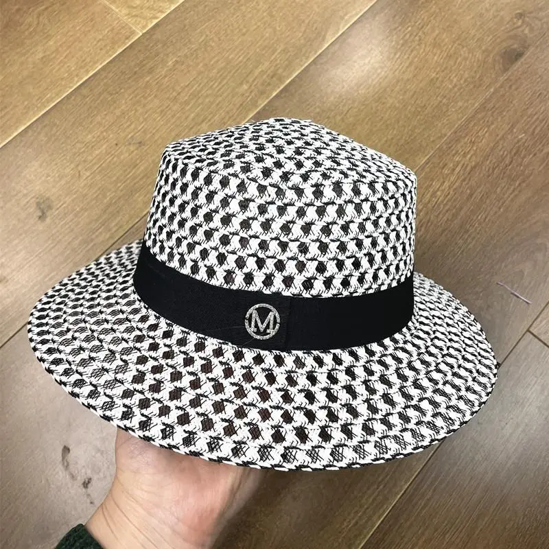 Summer Flat Top Hollow out Billycock Women's British Style Plaid Woven Outdoor Beach Hat Sun Protection by the Sea Sun-Proof Hat