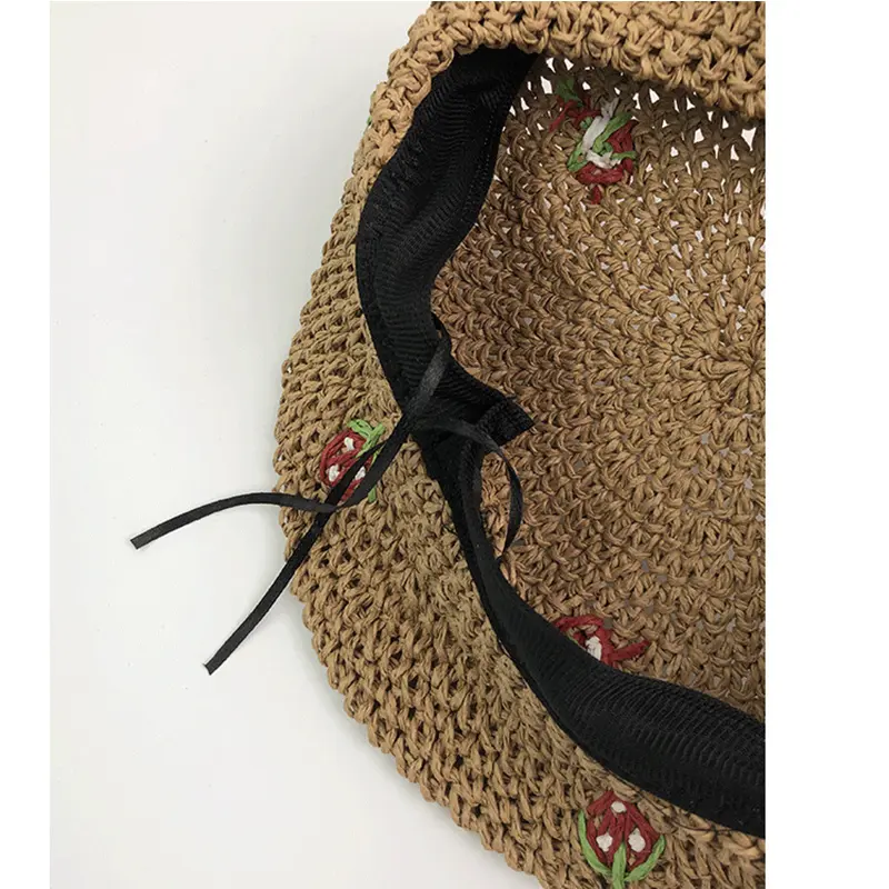 Lady Vacation Style Straw Crochet Strawberry Beret Handmade Outside Photography Vintage Breathable Painter Hat