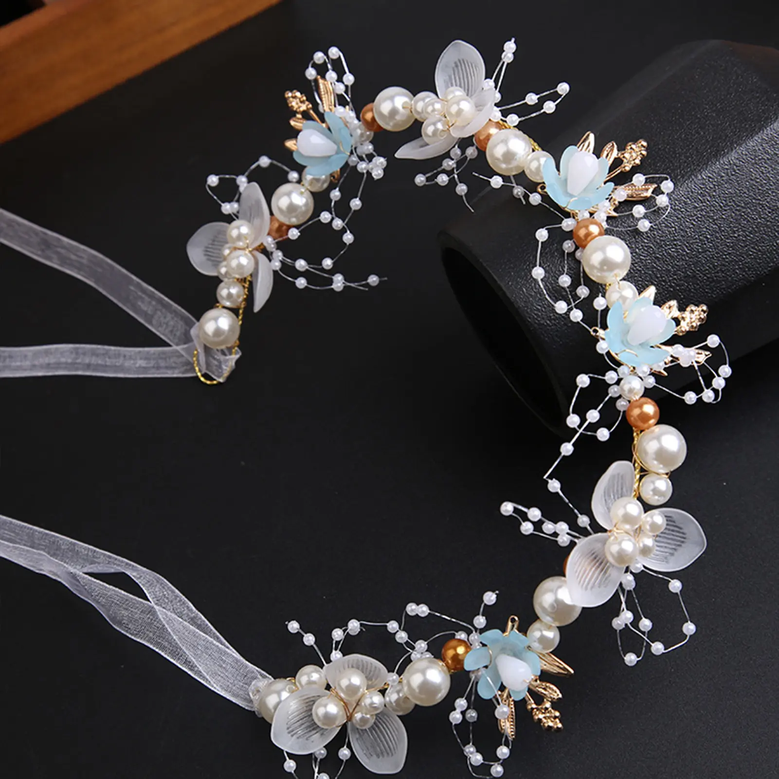 Light Luxury Crystal Headband Little Fresh Daisy Button Bead Hair Strap For Women Girls Travel Shopping Elegant Complex Hairpin