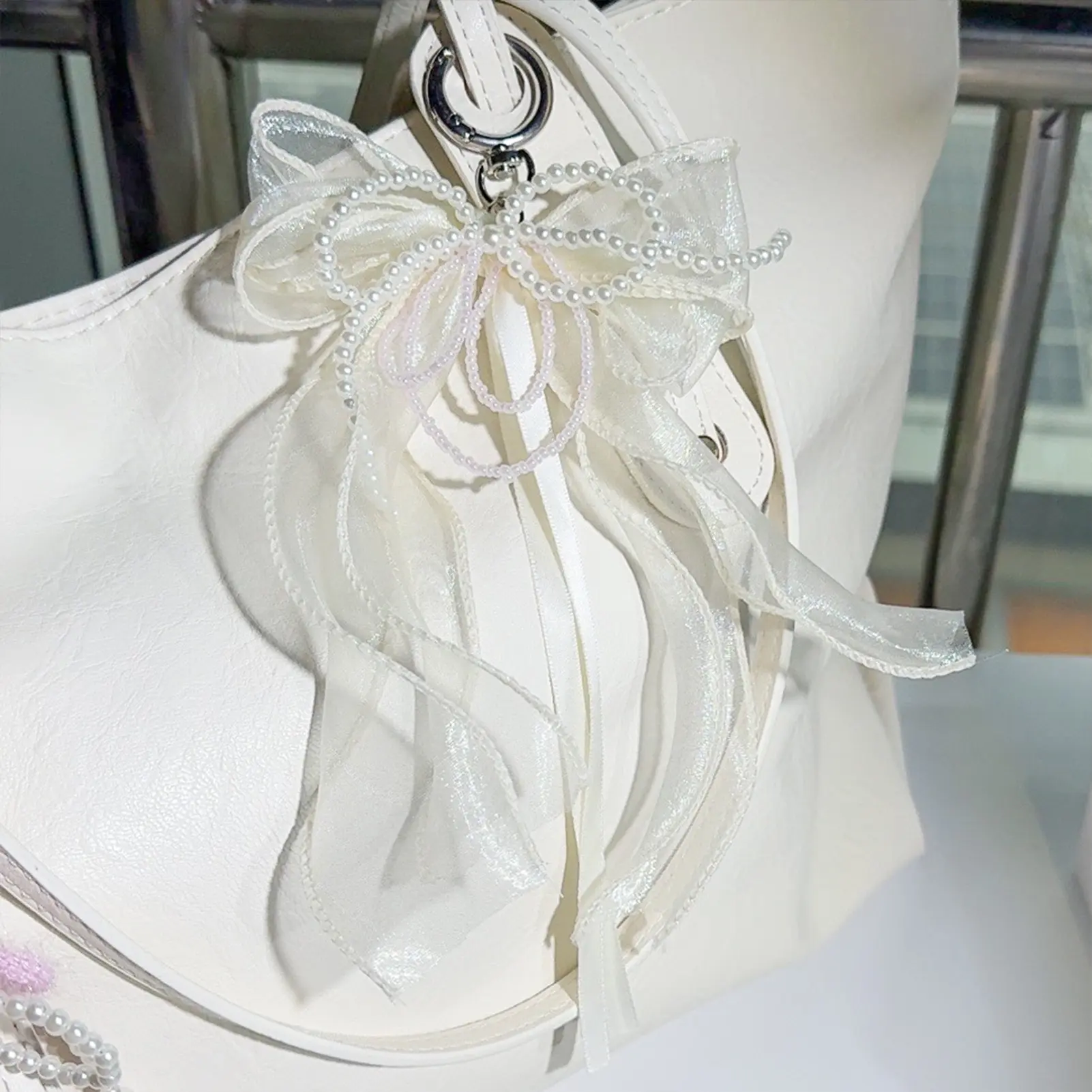 Sweety Bowknot Key Chain Exquisite Elegant Gauze Pearl Bow Bag Pendant For Women Girls Trendy Off White Bag Decoration Pendant