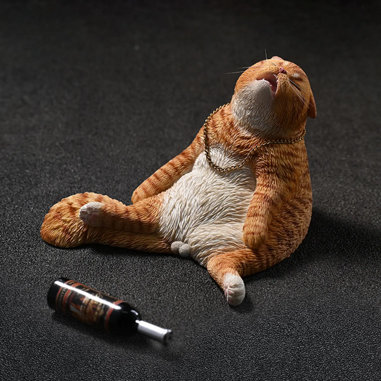 Creative Drunk Cat Ornament Automotive Interior Decoration Ornaments Simulated Cat Resin Sculpture Home Decoration Props 7x7cm