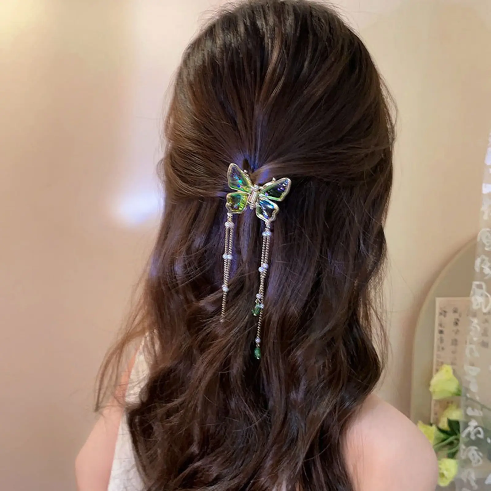Trendy Gradient Butterfly Hair Claw For Women Elegant Retro Pearl Tassel Hair Clip Little Fresh Summer Metal Hair Accessories