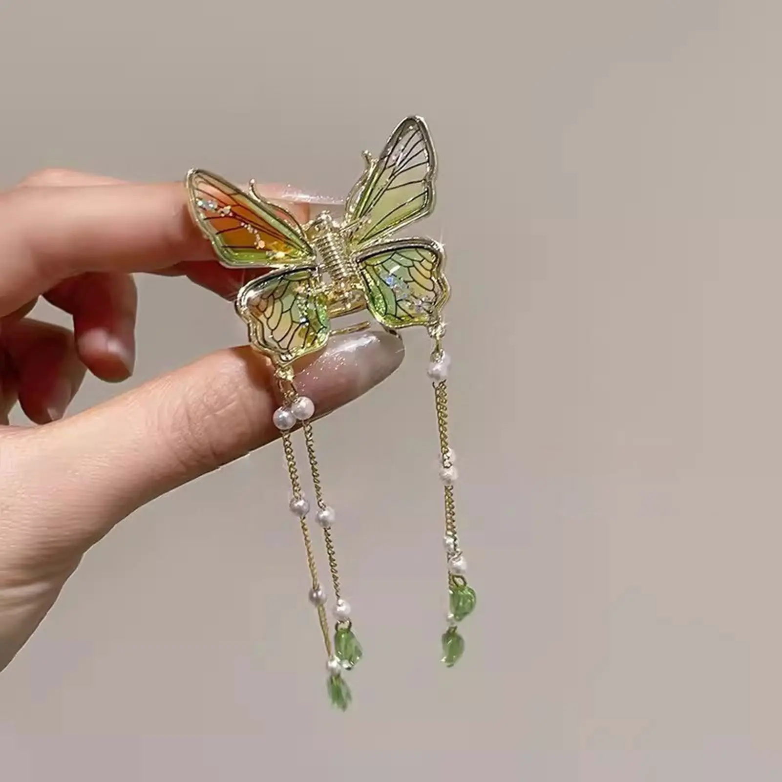 Trendy Gradient Butterfly Hair Claw For Women Elegant Retro Pearl Tassel Hair Clip Little Fresh Summer Metal Hair Accessories