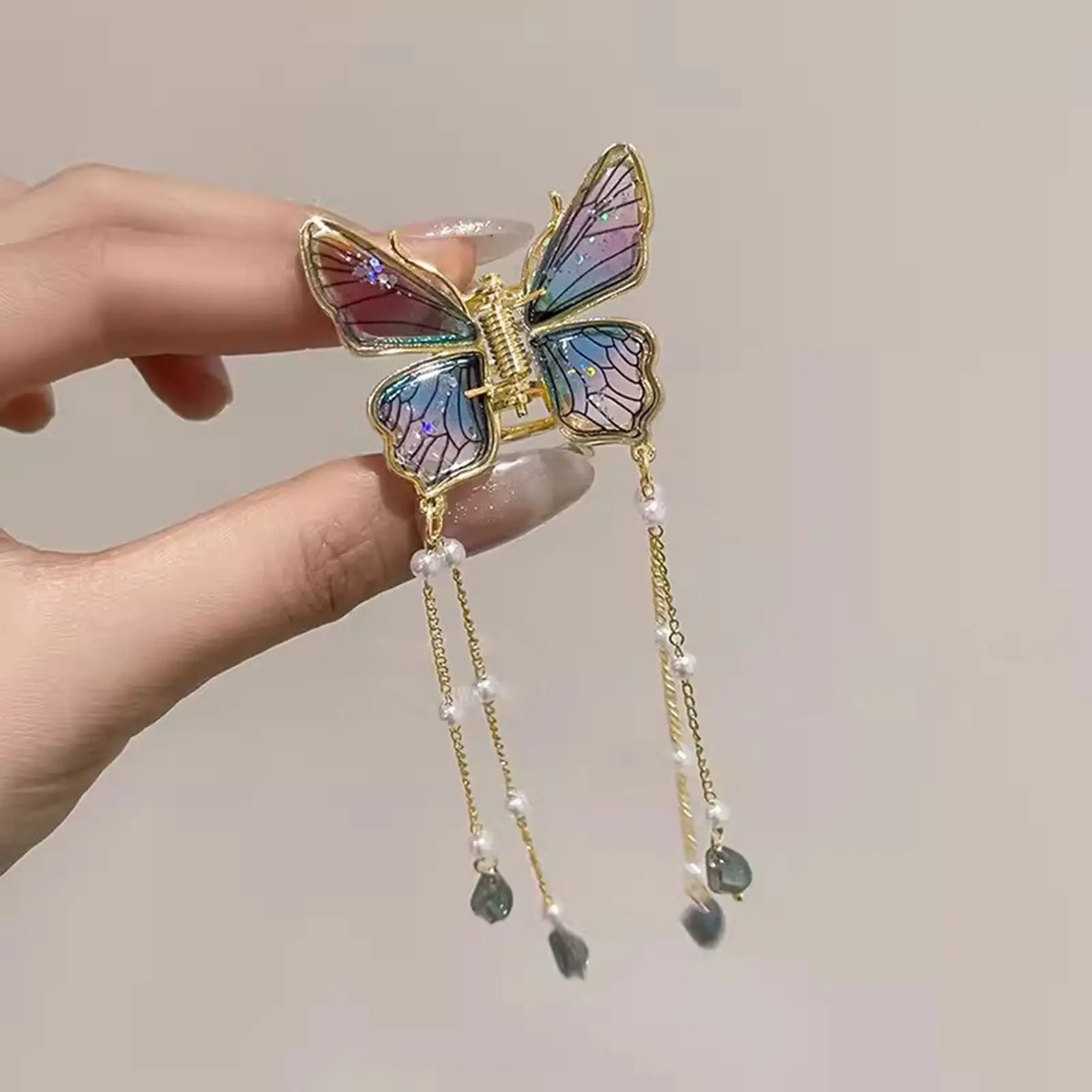 Trendy Gradient Butterfly Hair Claw For Women Elegant Retro Pearl Tassel Hair Clip Little Fresh Summer Metal Hair Accessories