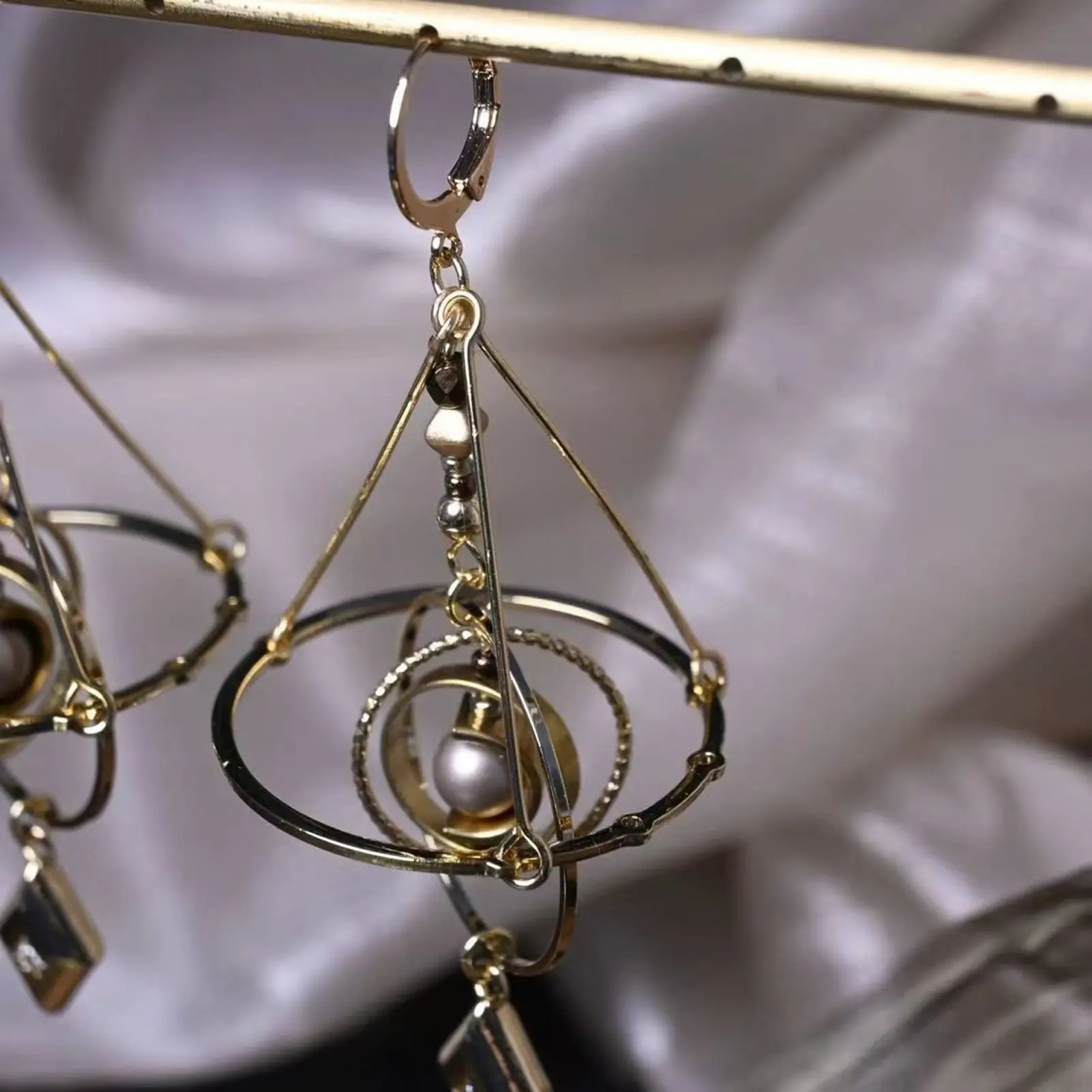 Creative Star Orbit Earrings For Women Heliometer Geometric Dangle Earrings Trendy Metal Ear Ring Fashion Jewelry Ear Accessory