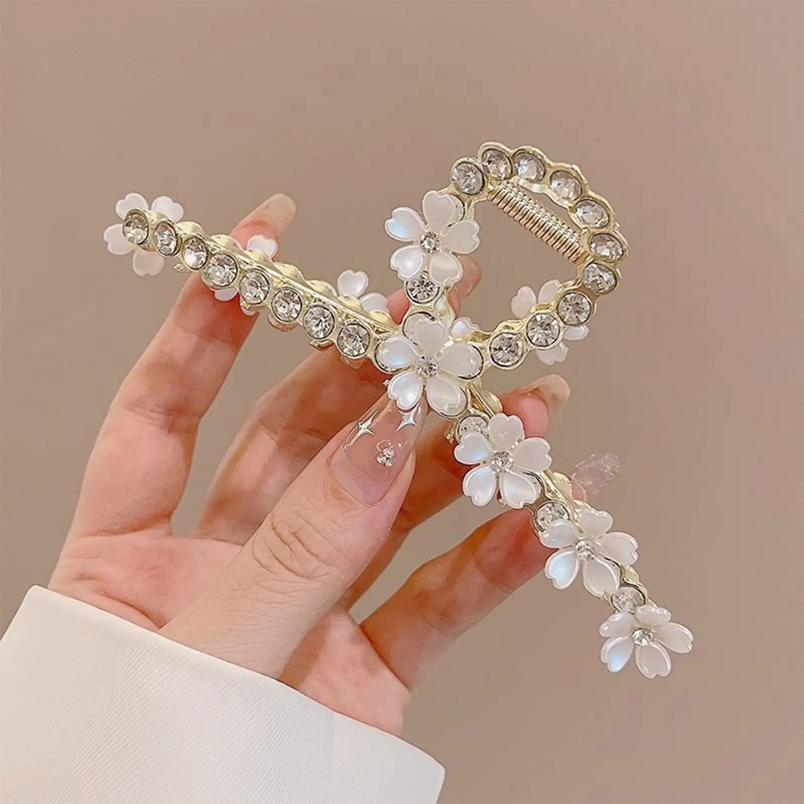 Trendy Glitter Flower Hair Claw For Women Large Rhinestone Sakura Shark Gripper Exquisite Elegant Girls Jewelry Hair Accessories