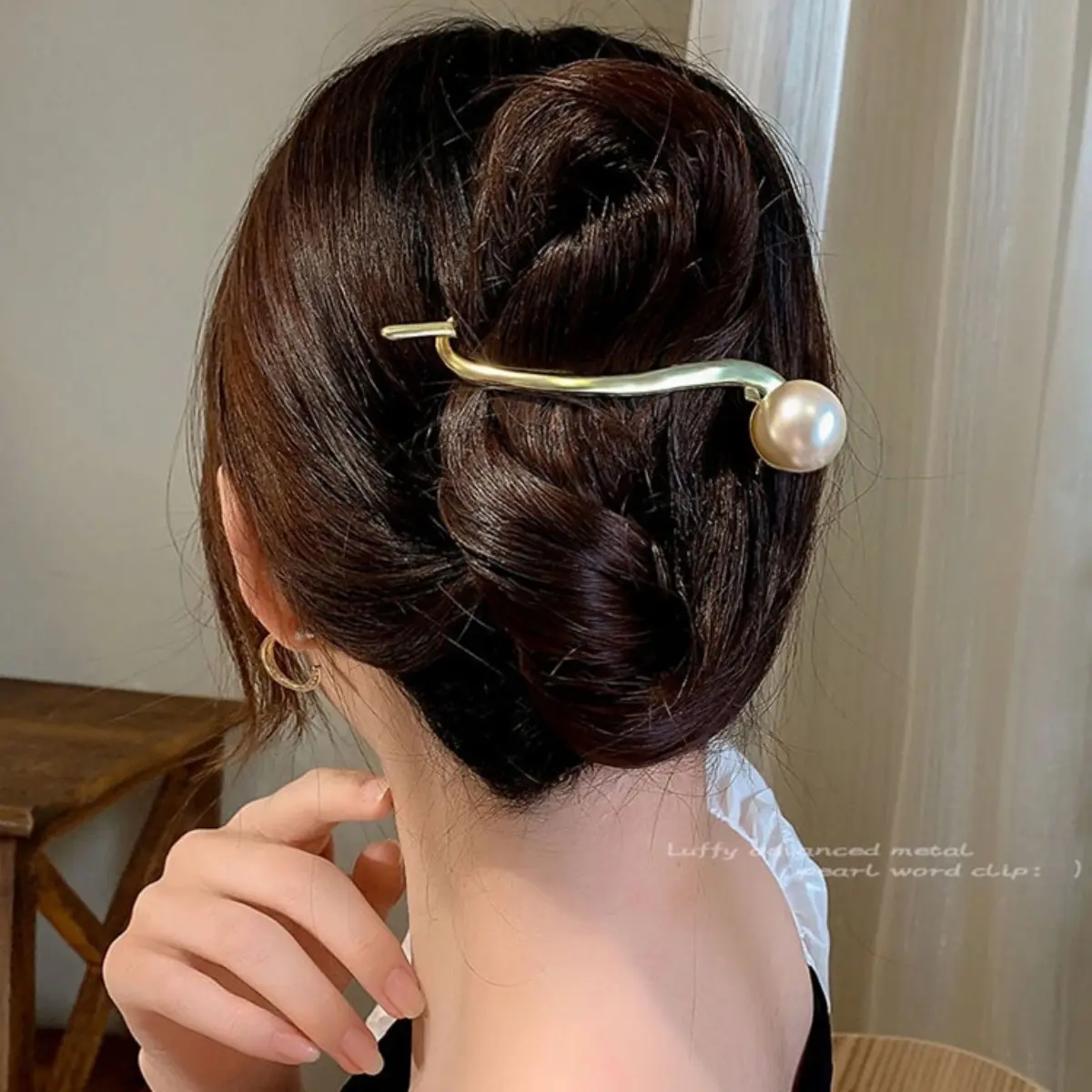Elegant Glitter Pearl Hair Clip For Women Trendy Twisted Hair Clip Girls Fashion Daily Life Hair Accessory Jewelry Hair Pin