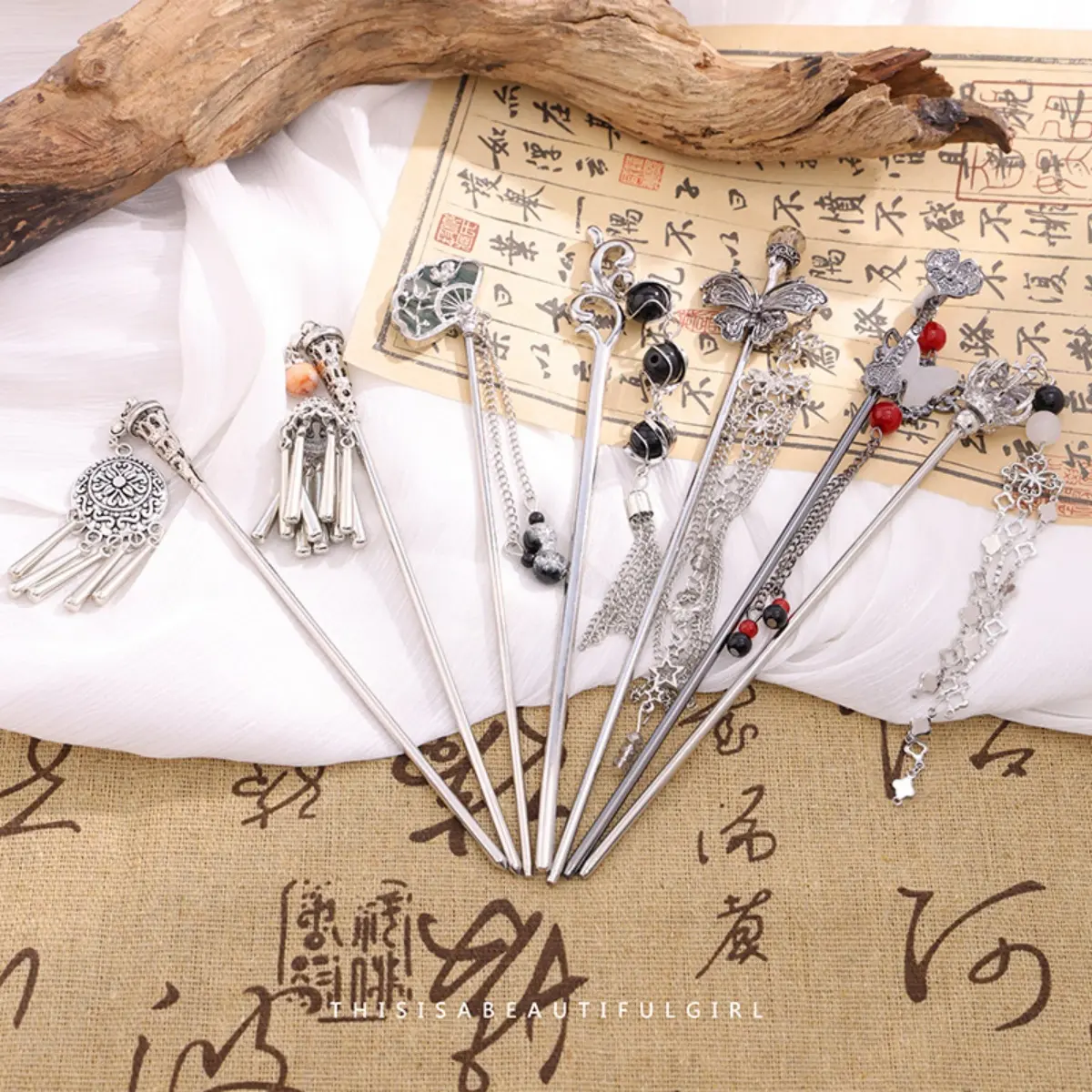 Elegant Women's Hairpin Antique Silver Butterfly Tassel Hair Stick Vintage Chinese Style Metal Jewelry Hair Accessories Hairpins