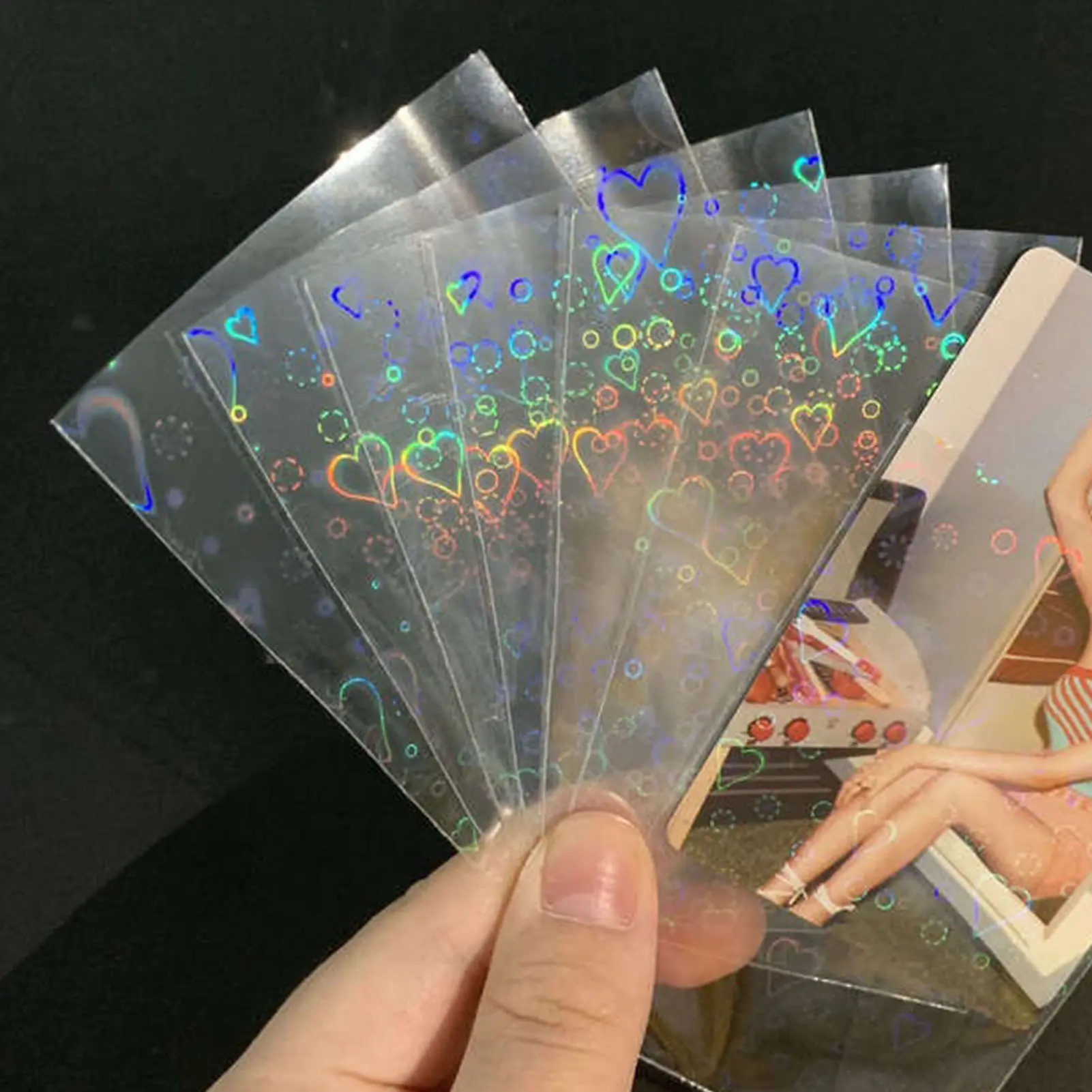 100pcs Card Storage Cover Kpop Popstar Small Card Protective Case Laser Heart Pattern PP Card Film 5.7x8.8cm Signed Photo Covers