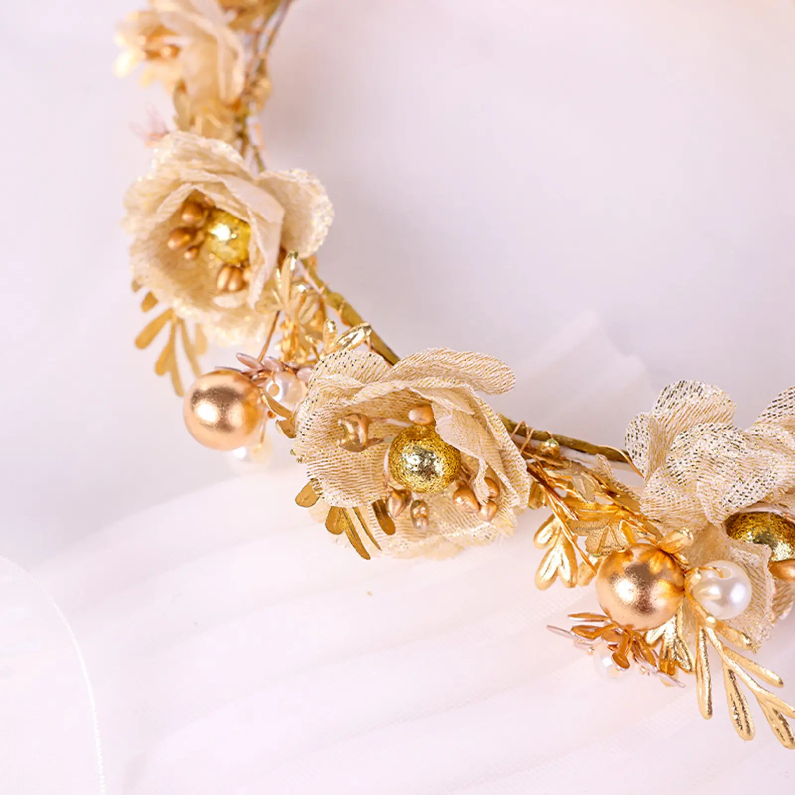 Golden Flower Crown For Women Handmade Metal Flower Headband Exquisite Elegant Wedding Hair Crown Jewelry Hair Accessories
