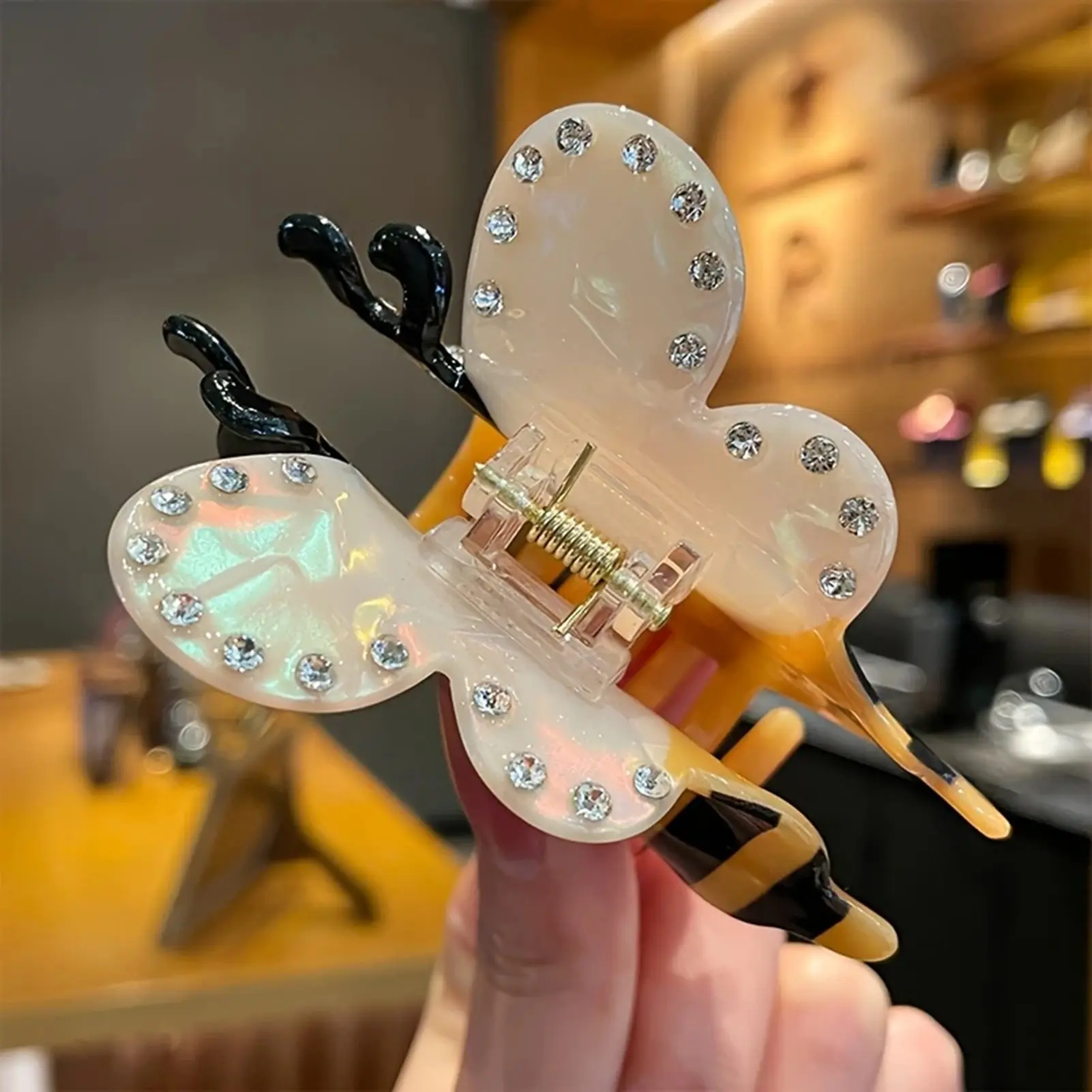 Cartoon Hair Claw For Women Cute Bee Ball Shape Shark Hair Gripper Claw Creative Acrylic Animal Hair Clip Girls Hair Accessories