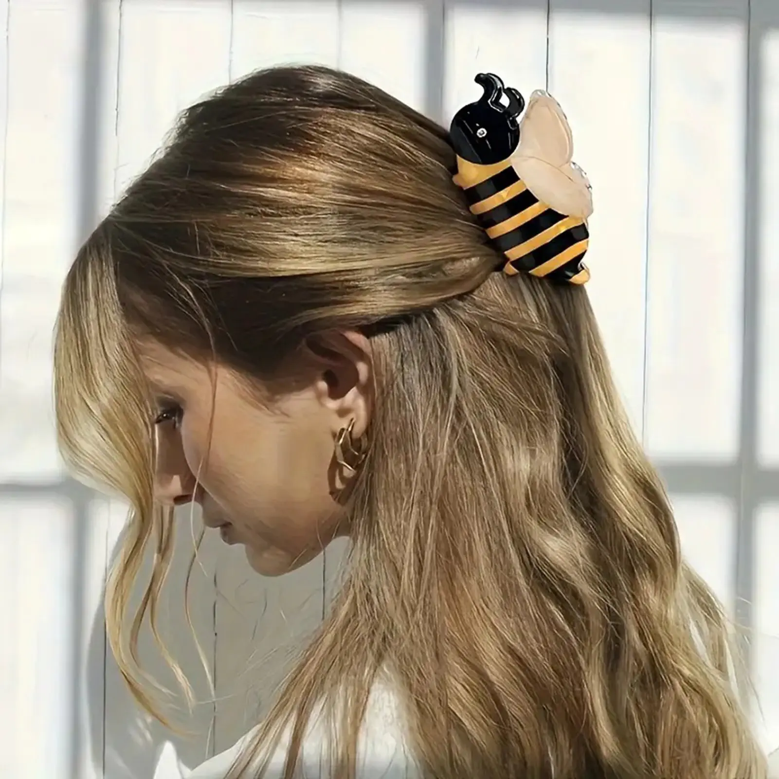 Cartoon Hair Claw For Women Cute Bee Ball Shape Shark Hair Gripper Claw Creative Acrylic Animal Hair Clip Girls Hair Accessories