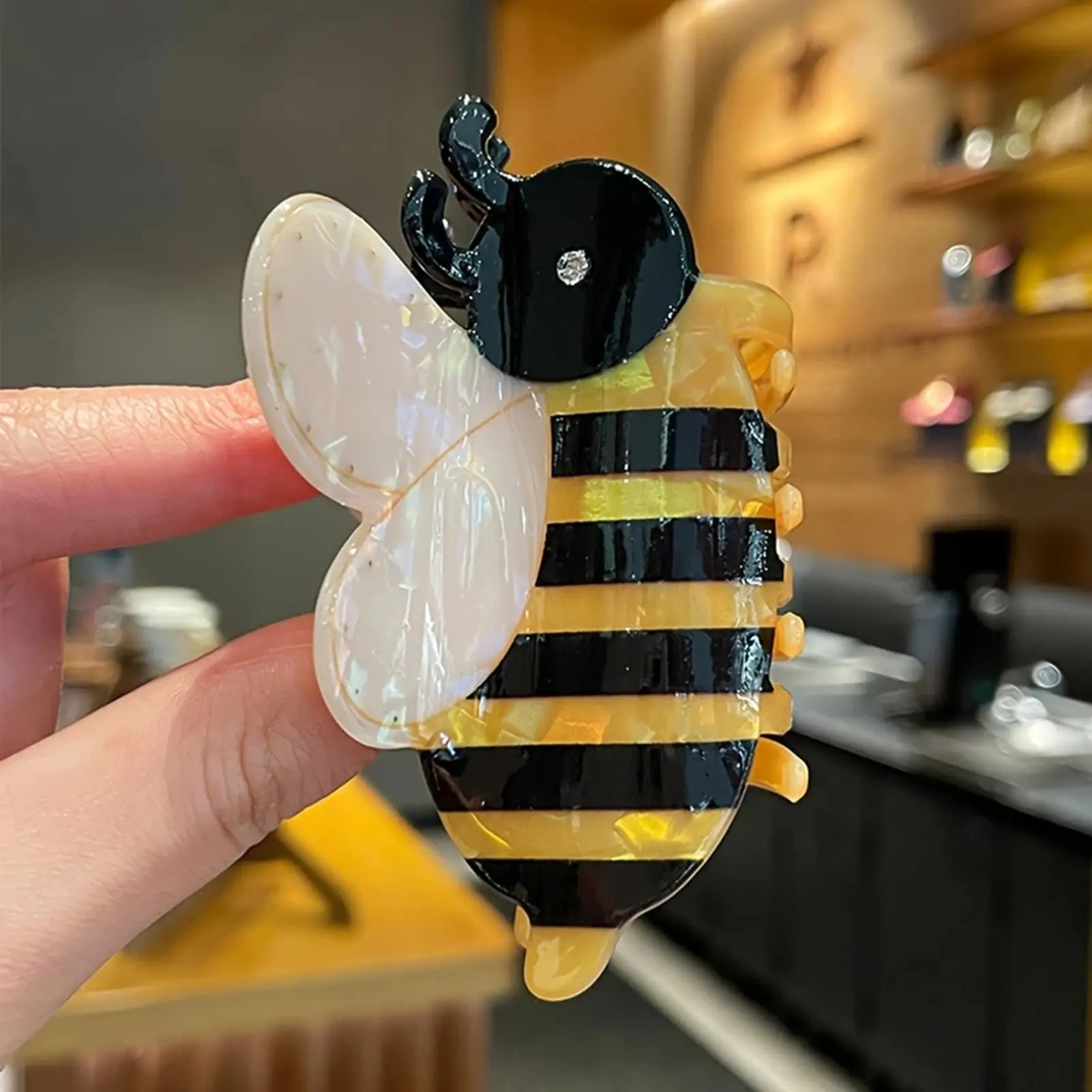 Cartoon Hair Claw For Women Cute Bee Ball Shape Shark Hair Gripper Claw Creative Acrylic Animal Hair Clip Girls Hair Accessories