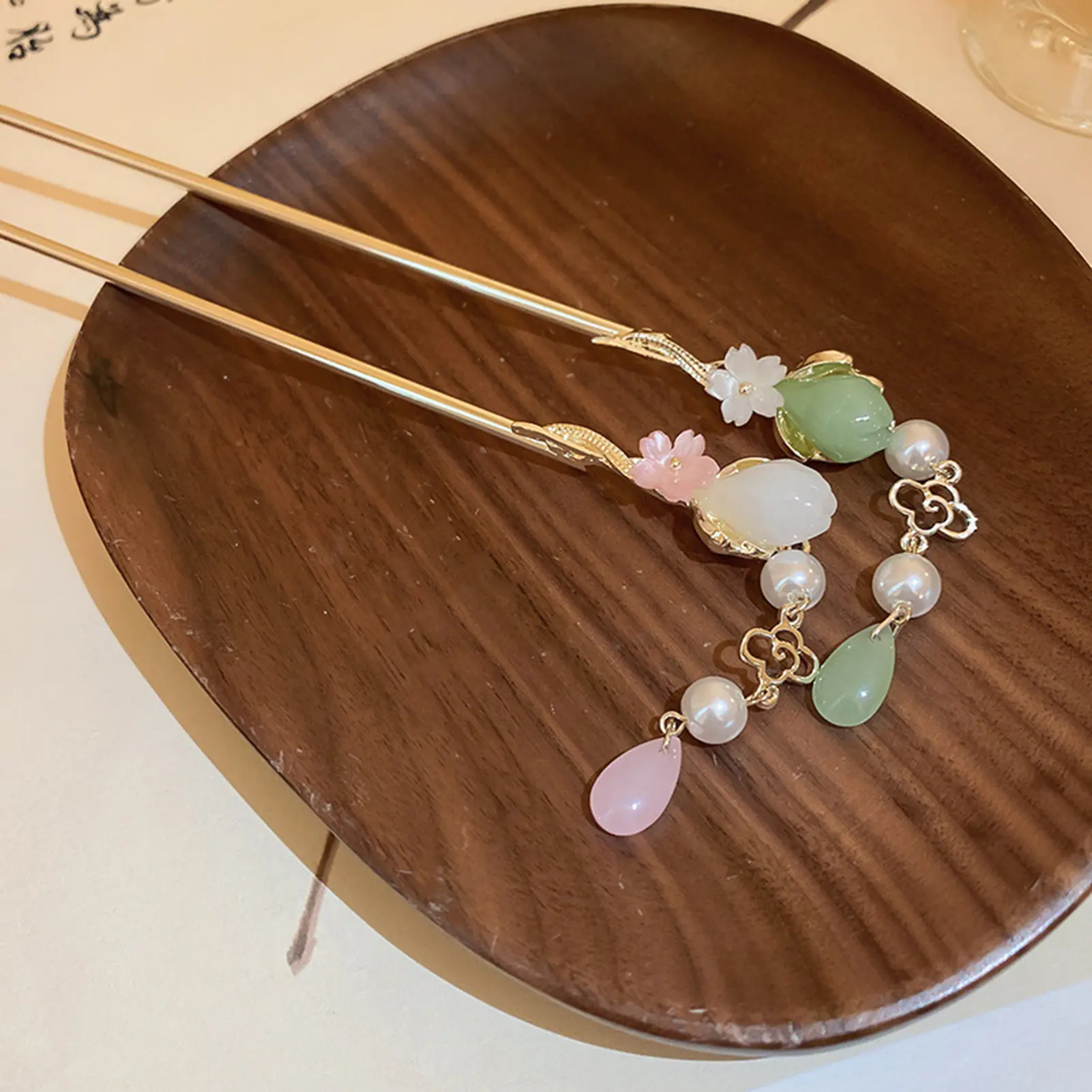 Women's Retro Tassel Hairpin Elegant Gentle Jade Flower Hair Stick Chinese Style Updo Hair Clip Metal Jewelry Hair Accessories