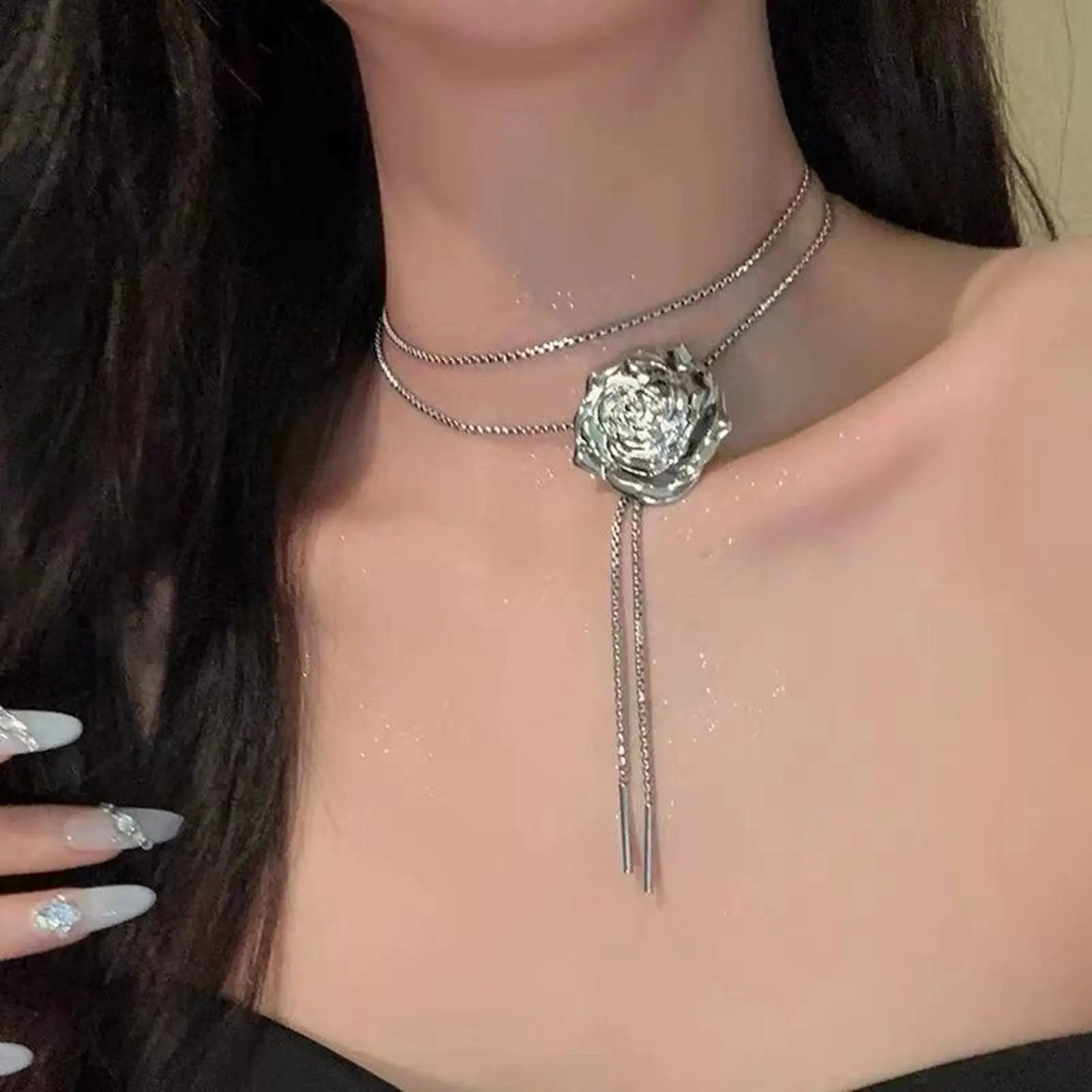 French Retro Floral Necklace For Women Elegant Glitter Adjustable Rose Tassel Necklace Light Luxury Summer Collarbone Chain