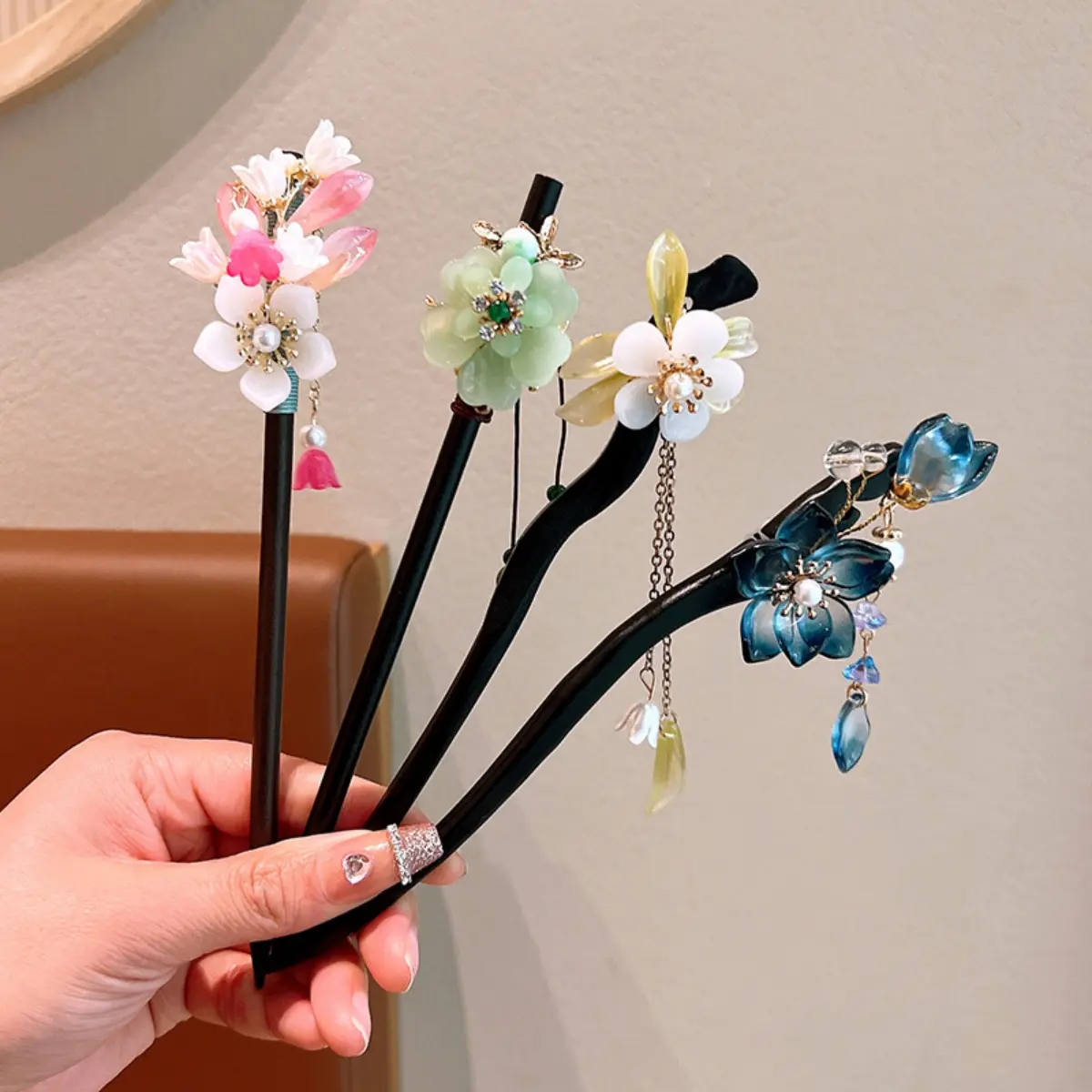 Exquisite Flower Tassel Wooden Hairpin Retro Chinese Style Handmade Floral Hair Stick Vintage Girls Women Hanfu Hair Accessories