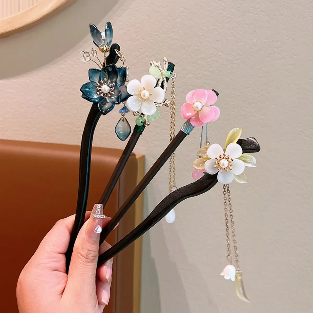 Exquisite Flower Tassel Wooden Hairpin Retro Chinese Style Handmade Floral Hair Stick Vintage Girls Women Hanfu Hair Accessories