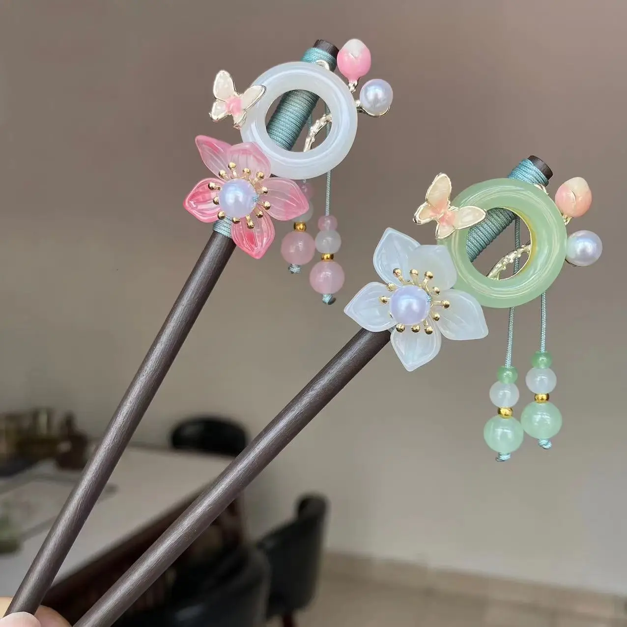 Luxury Flower Tassel Hairpin For Women Handmade Wooden Floral Hair Stick Hanfu Hair Accessories Vintage Elegant Girls Hairpins