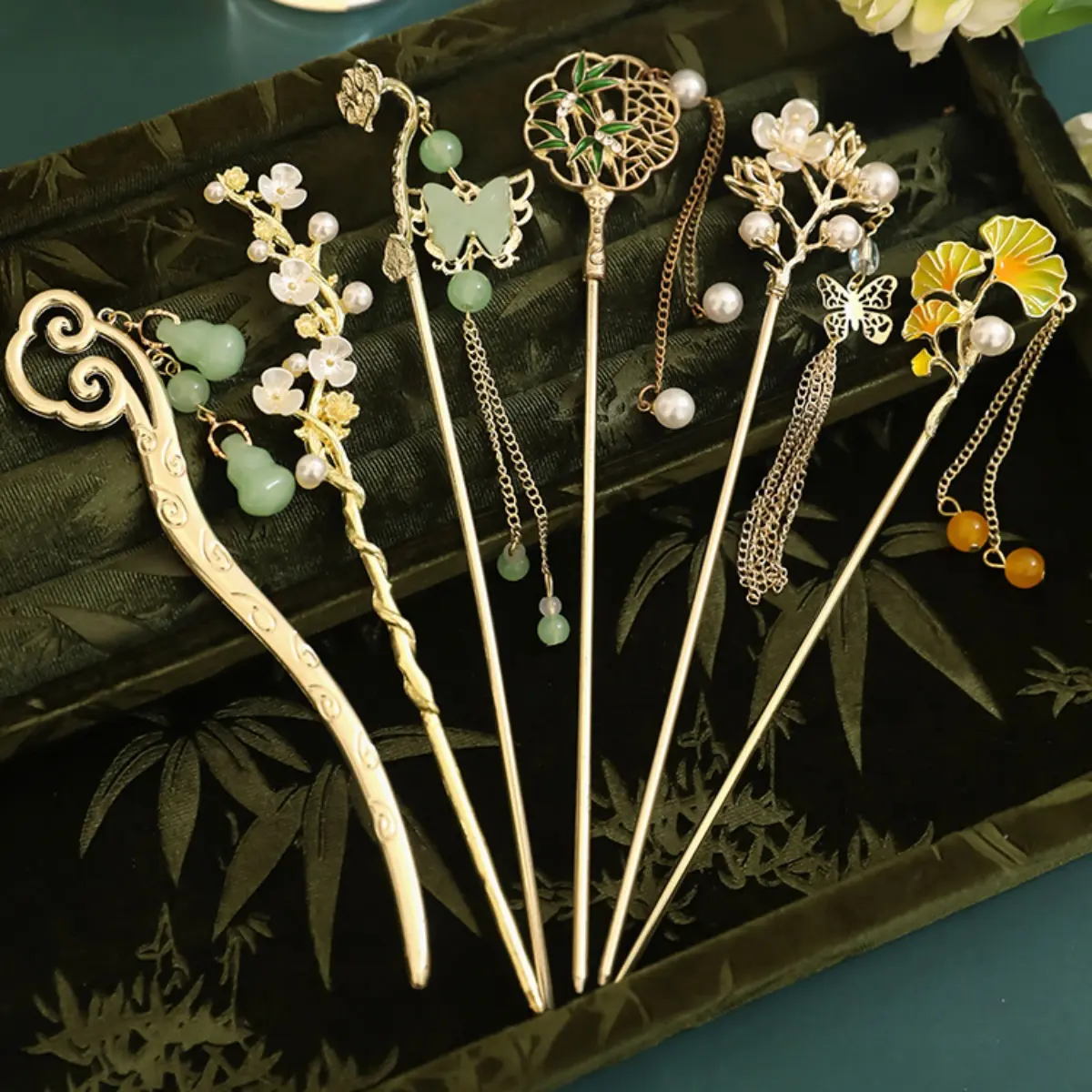 Exquisite Flower Tassel Hairpin Imitation Jade Pearl Butterfly Floral Hair Stick For Women Elegant Chinese Style Hair Accessory