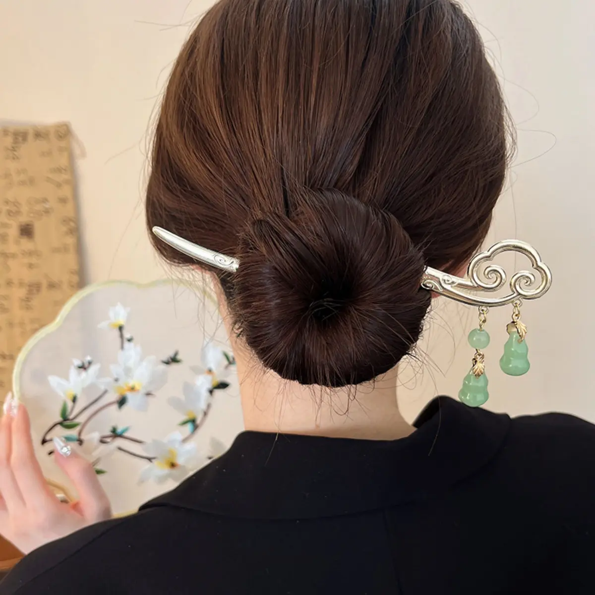 Exquisite Flower Tassel Hairpin Imitation Jade Pearl Butterfly Floral Hair Stick For Women Elegant Chinese Style Hair Accessory
