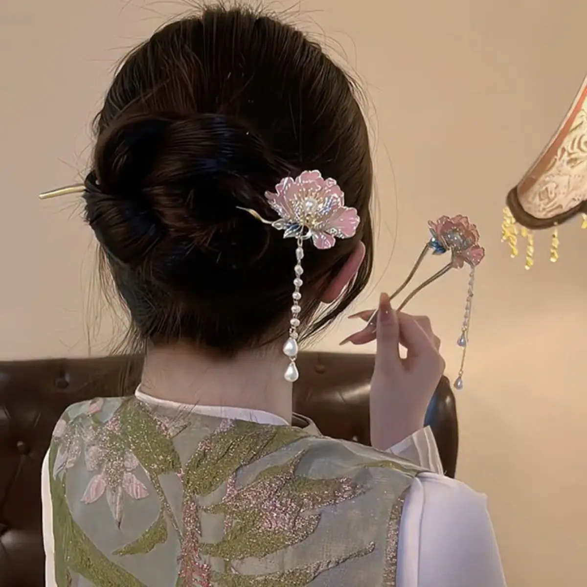 Luxury Flower Tassel Hairpin For Women Elegant Glitter Jewelry Hair Stick Hanfu Wedding Metal Hair Accessories Girls Hair Sticks
