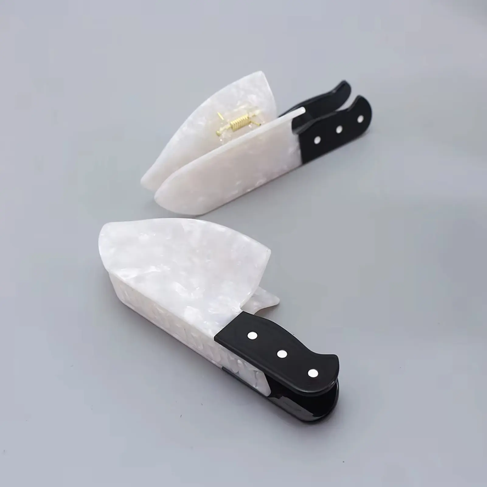 Creative Halloween Hair Claw For Women Simulated Knife Shaped Shark Hair Gripper Punk Style Hair Clip Party Hair Accessories