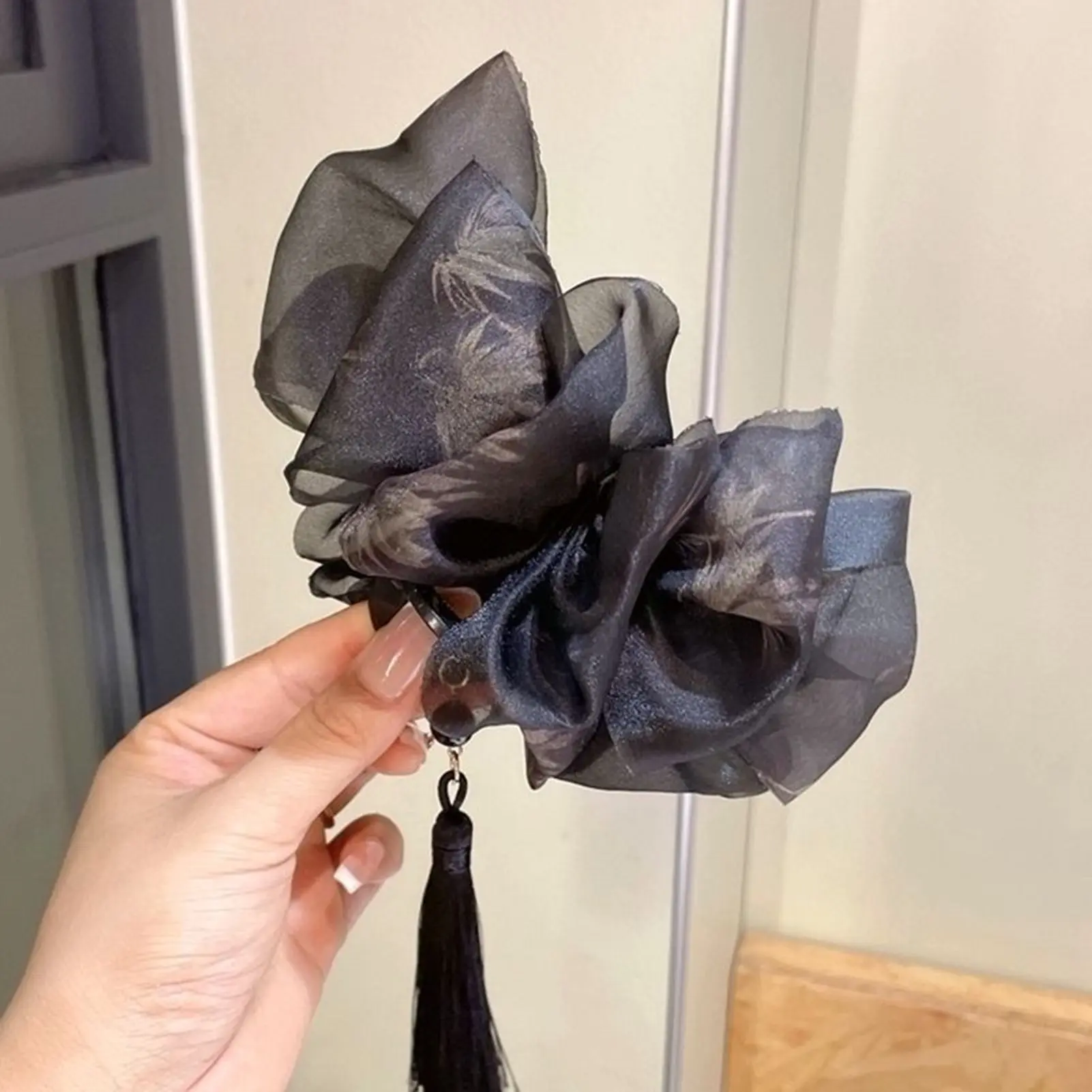 Vintage Chinese Style Tassel Hair Claw Ink Wash Gauze Shark Gripper For Women Cheongsam Dress Hair Accessory Trendy Hairpin