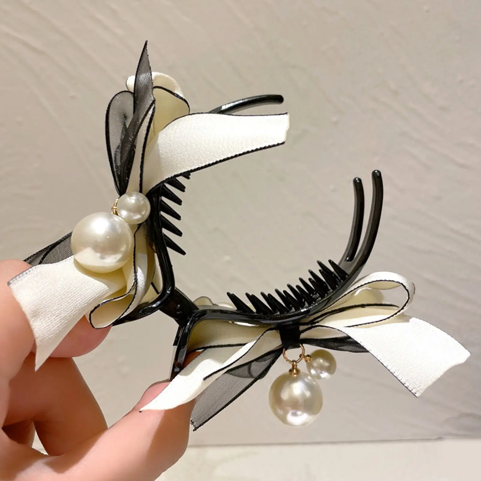 Korean Style Bowknot Hair Claw Fashion Gauze Satin Tassel Hair Clip For Women Gentle Vintage Large Bow Hair Claw Girls Hairpins
