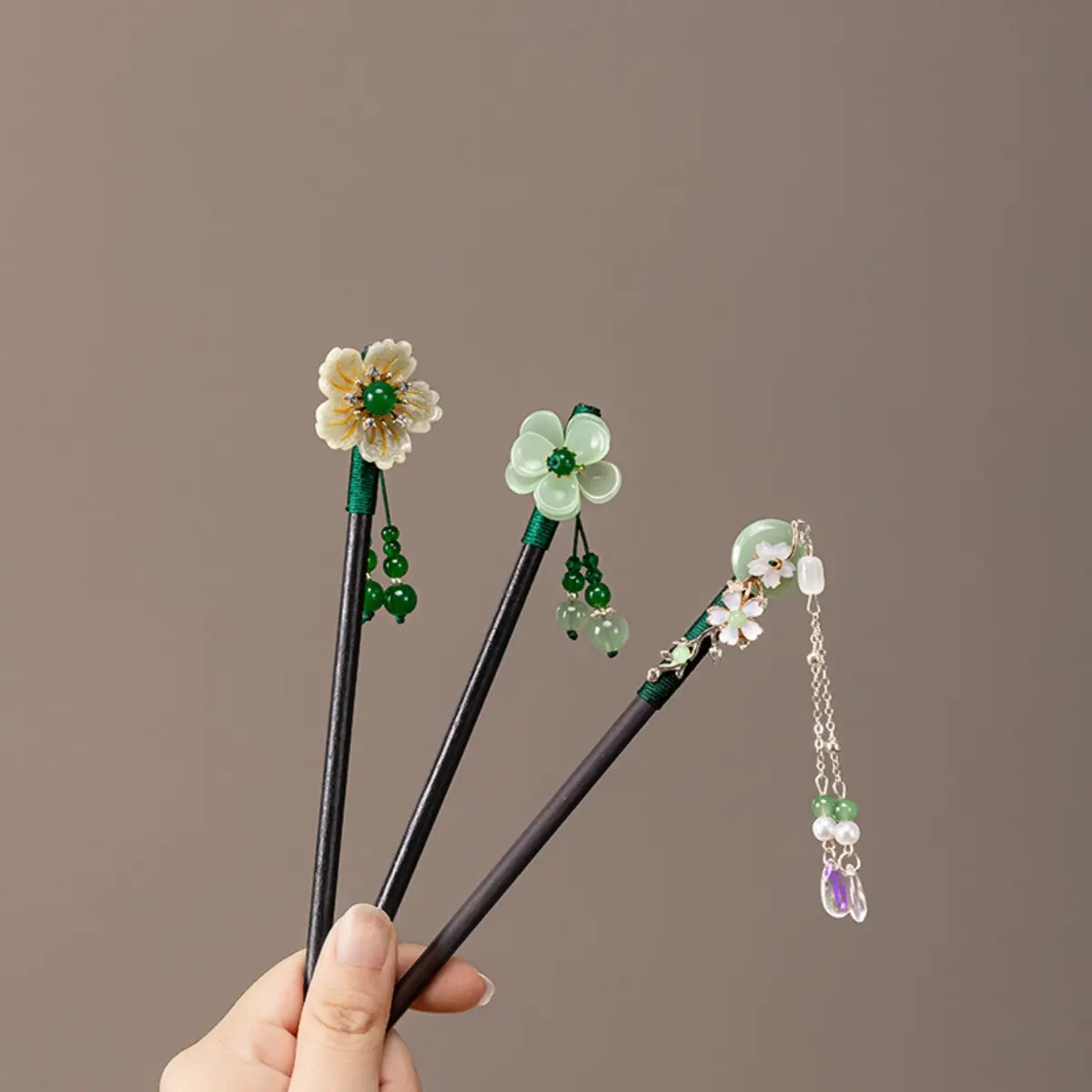 Elegant Flower Tassel Hairpin Little Fresh Green Series Wooden Hair Stick For Women Handmade Glaze Jewelry Hair Accessories