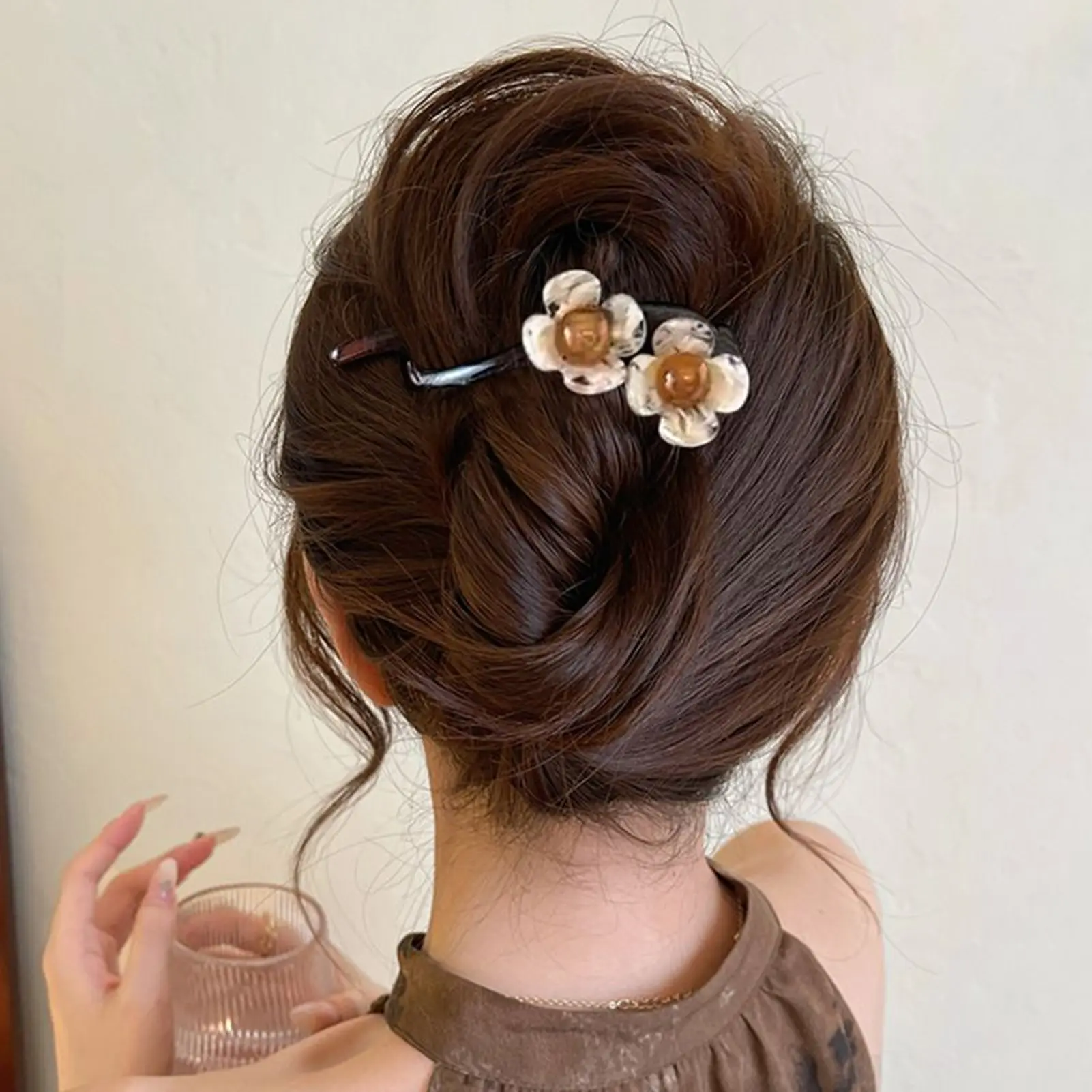 Korean Style Acetic Acid Hair Clip Small Fresh Flower Twisting Clip For Women Simple Meatball Head Updo Duckbill Clip Hair Claws
